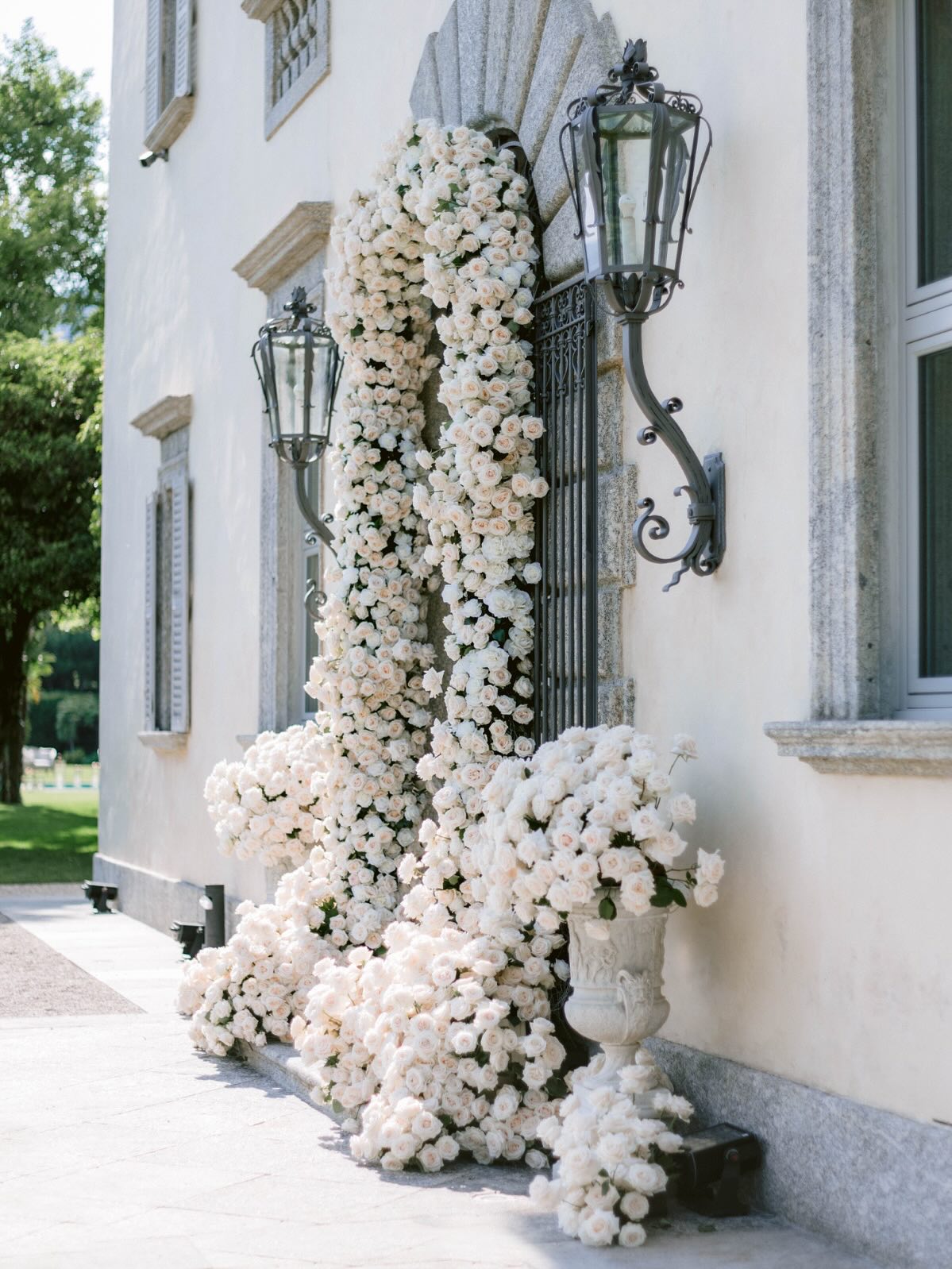 Stepping through to forever… surrounded by endless blooms and boundless love 🤍
We love a signature doorway wedding day moment to welcome all to the big occasion and to set the tone of the design of the celebration.
Which of these dream-come-true styles is your favourite?