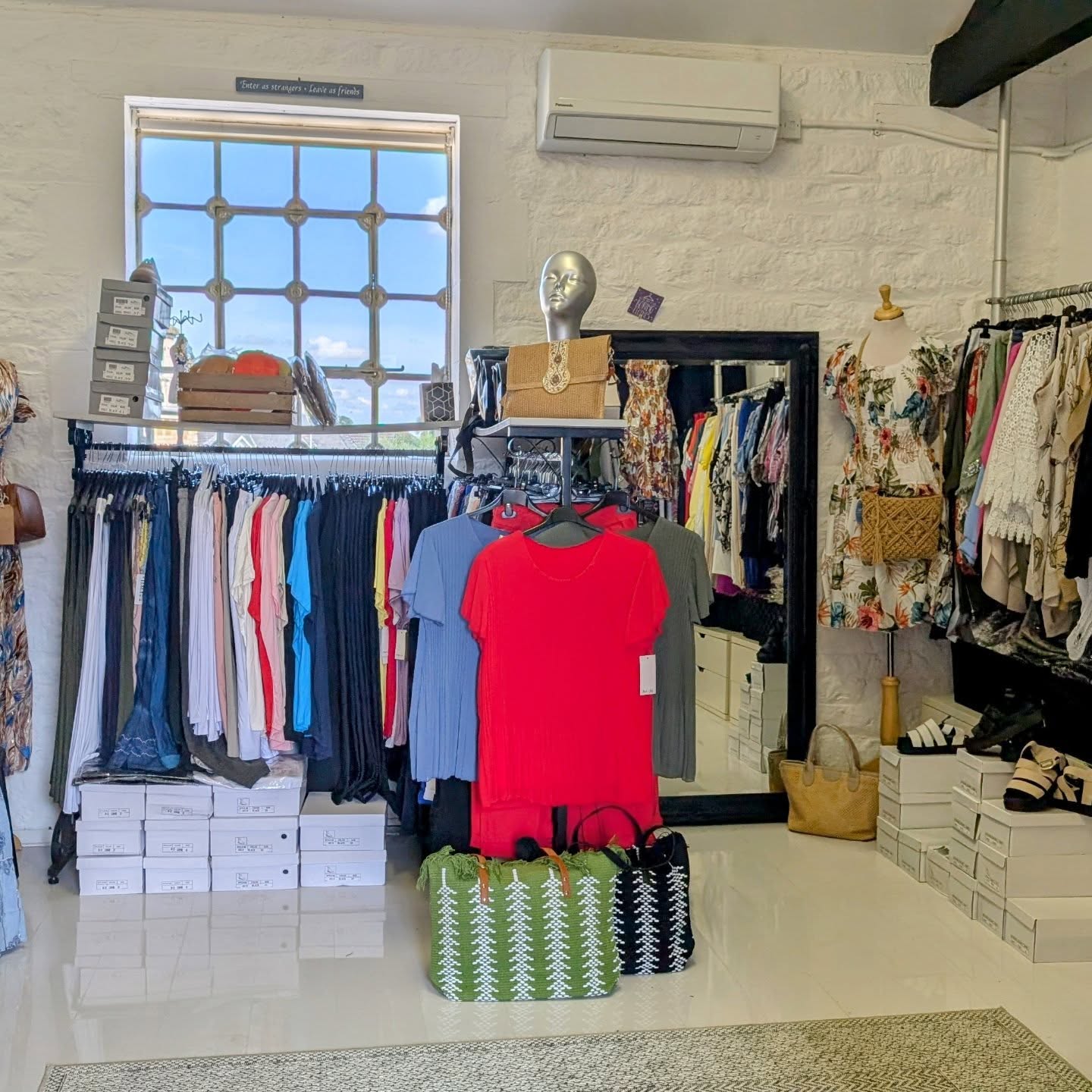 Thank you for all your orders deliveries/post all done!
#replay orders will go out over the weekend, please WhatsApp 07703 579389 to order.
If you are popping up to our studio on Saturday our hours are 10am-2pm and we have Air-conditioning so Win Winโฃ๏ธ
Unit 7
St Johns Craft Unit
Caistor Drive
Bracebridge Heath
Lincoln
LN4 2TA
See you soon ๐ฅฐ