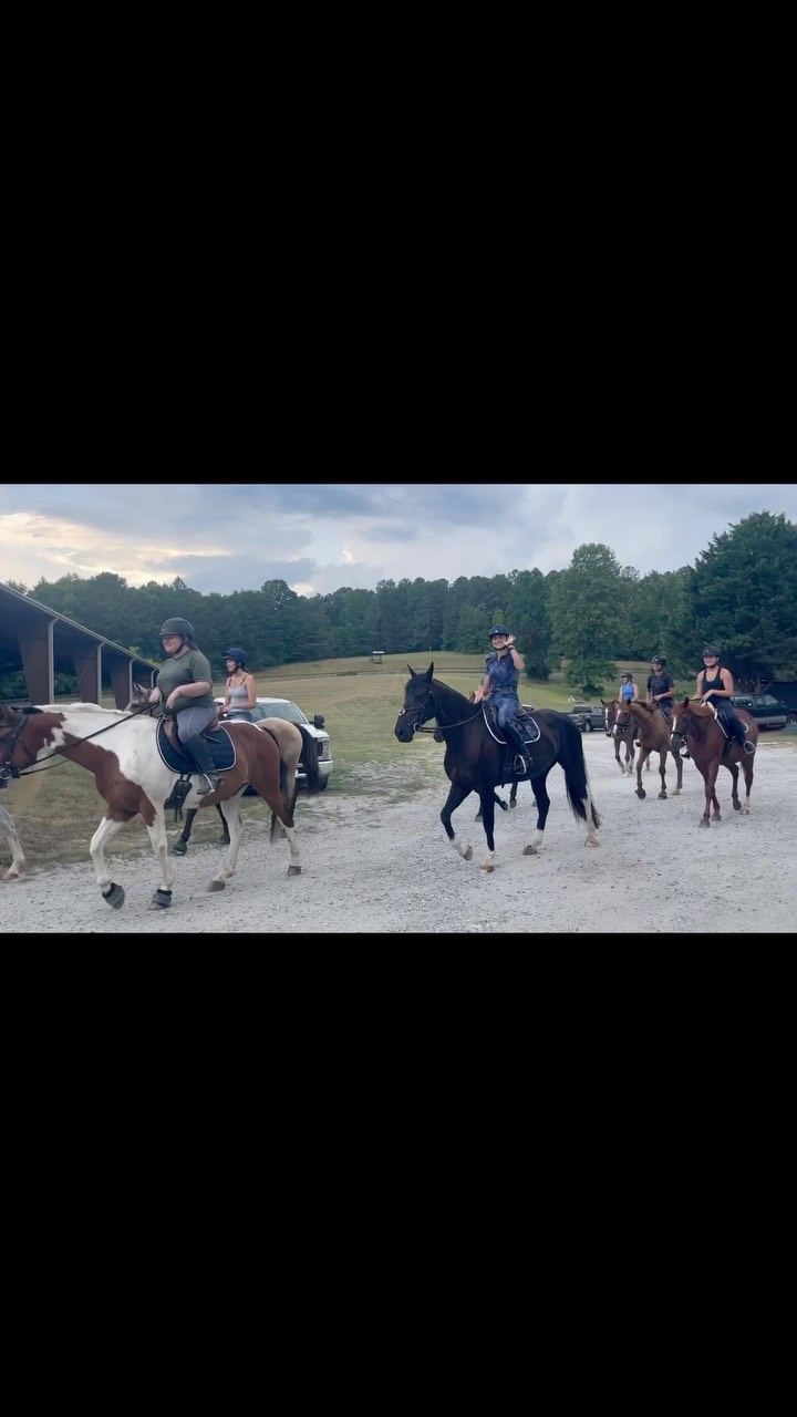 Everyone has moved in for Miller Eventing Camp 2025! We are excited to be at @foothillsequestriancenter FENCE this year! Amazing facility and everyone is happy! Everyone went out for a group hack and dinner @southsidesmokehouselandrum Get some sleep campers, busy day tomorrow!!! #millereventing #millereventcamp2025⛺️🐎