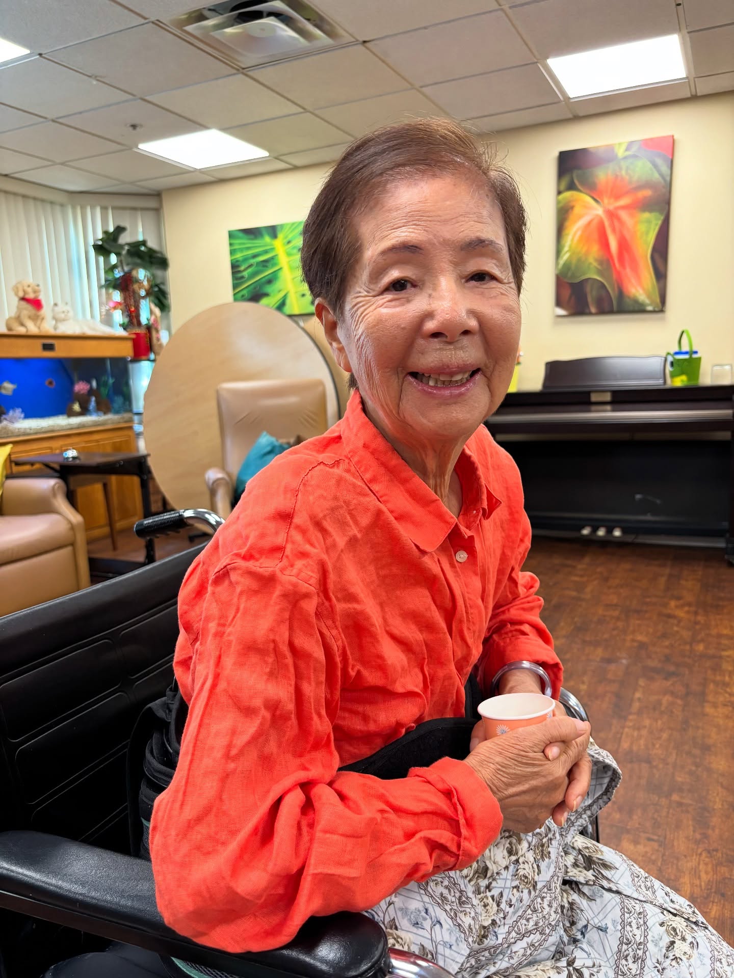 H E A L I N G
Damaged bone cells within the L1 vertebra can regenerate, even in a 91-year old! In the past three weeks since her fall and fracturing of her spine, my mom has been working hard at physical therapy to regain (or, in her case, retain) her mobility while stressing her bones just enough to accommodate bone repair and regrowth.
We had a family meeting yesterday with the skilled nursing facility in Honolulu, which my younger sister Reiko and I joined virtually, and all agreed that she is almost ready to go home. She will be discharged next Tuesday! She will continue to wear her corset and do more PT, but she will soon be as good as new.
Thank you so much for your prayers! And we are especially grateful to my older sis Yoko who flew all the way out from Florida to be with my parents for a few days to be at the meeting in person.
@reiko_nishiguchi @yokohawaii