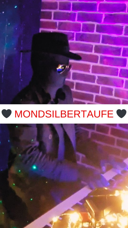 A dreamy little cover of MONDSIlLBERTAUFE by Reinhard Lakowy, played with so much love on the piano. 🎹
As The Masked Pianoman 🎭, I love bringing these timeless pieces to life — note by note, emotion by emotion. Let this melody wrap around you like a cozy blanket. 🌙💫
Wishing all of you a peaceful, magical weekend—may it be filled with warmth, music, and sweet moments. 🎶💖
.
#pianocover #cozyvibes #weekendvibes #music #pianomagic #soothing #foryou #instareels #reelviral #instagramhub #themaskedpianoman