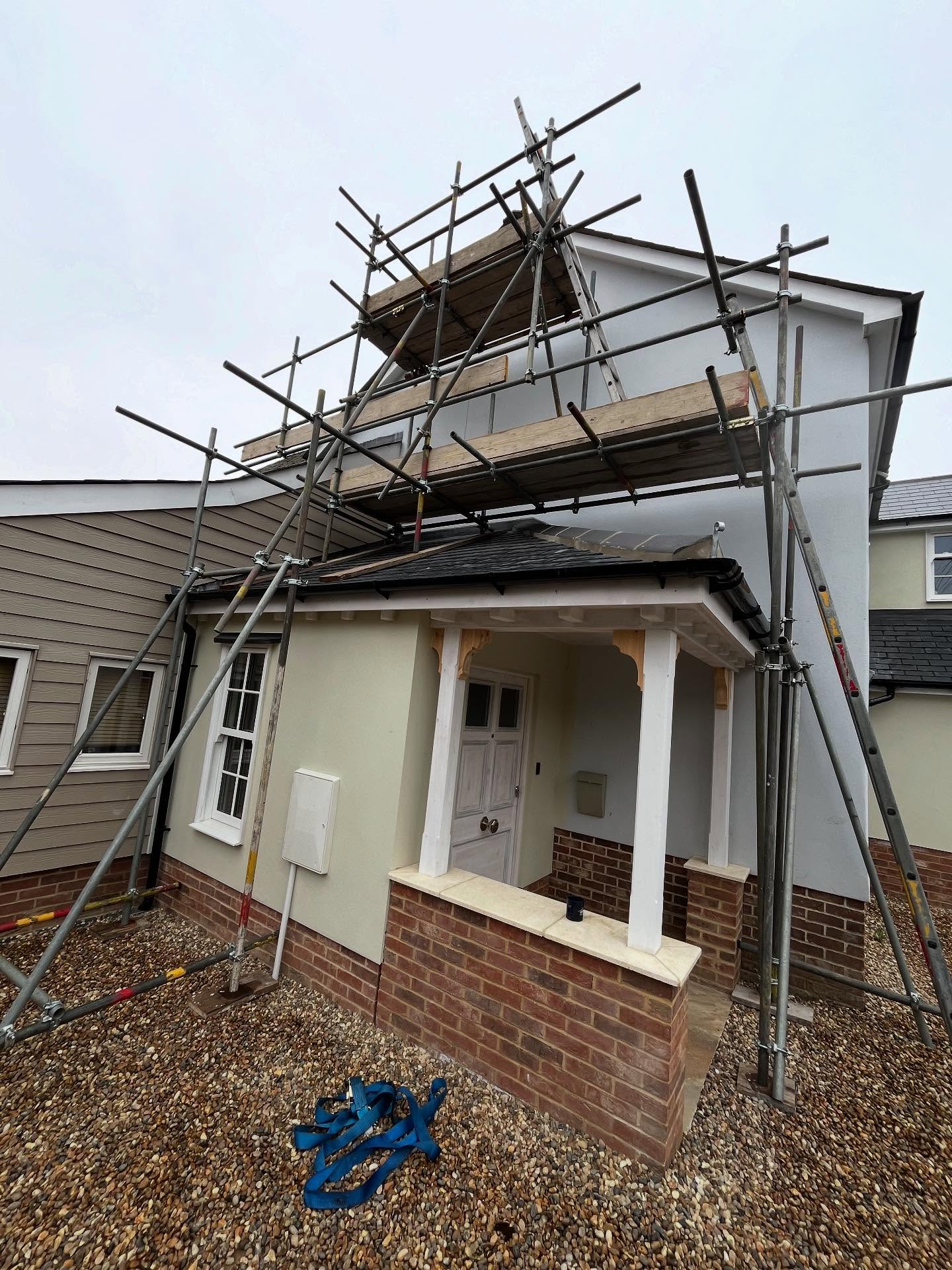 ⭐️Lovely little scaffolds erected recently to allow access into some tricky to reach areas. All ready for our client to get some exterior decorating done⭐️