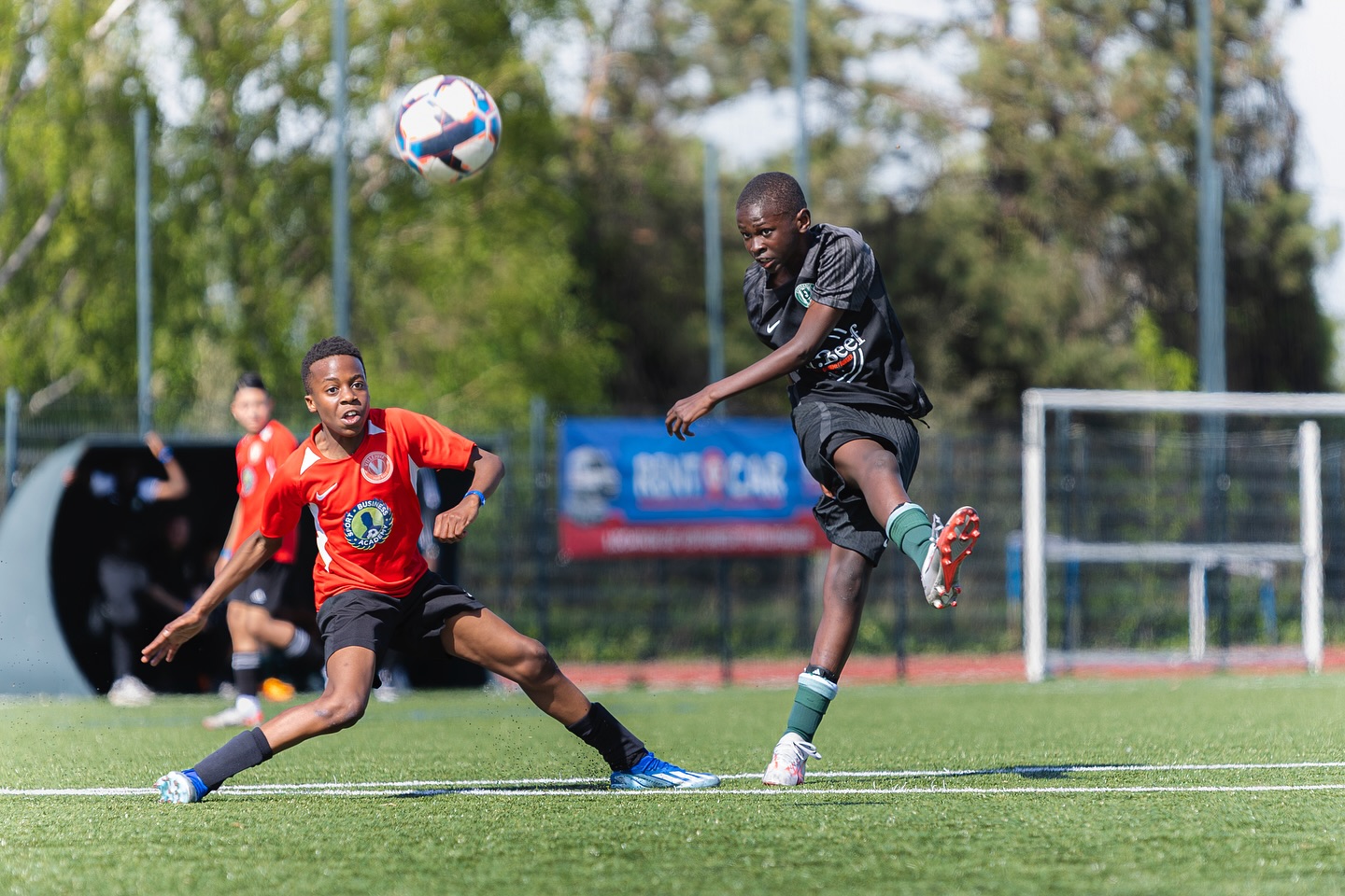 Une action. Une tension.
L’instant où tout bascule.
Focus Sport Club.
.
.
.
#focussportclub #photoclub #footballjeunesse #tournoi #footfrançais #sportenimage #footpassion #matchday #photodusport #objectiffoot #photographefootball