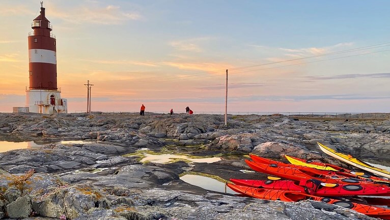 “North Atlantic Sea Kayak Camp” 26-28 September har endast 2 platser kvar nu! Kombinera träning för blått paddelpass med fantastiska upplevelser på västkusten av Norge. Dessutom får du verktyg för att planera egna turer i Norge i framtiden med fokus på säkerhetsplaner och tidvattenstabeller samt träning i strömmande vatten och vågor. Möjlighet till examination i Blått paddelpass finns sista dagen för de som känner sig redo. Boka idag och betala endast en anmälningsavgift och resten sen: https://www.nautopp.com/atlantic-sea-kayak-camp
#blåttpaddelpass #norge #kajakkurser #tidvatten
