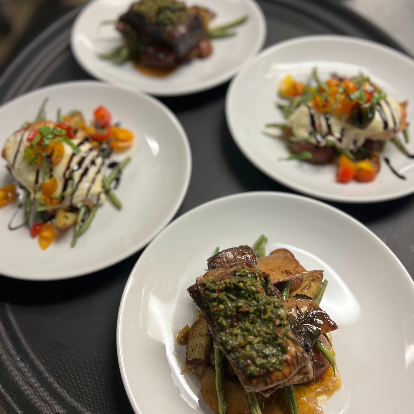 Looking for a place to host your next family event? Look no further!
Well here are a few pics from our last weeks events to tease your senses. Slow cooked short ribs from @kenyonsvariety , Caprese chicken with mozzarella, fresh tomatoes and basil, mini crab cakes with creole remoulade, Zucchini fritters with zucchini from our neighbors @hartshornfarm , and 2 special bruschettas: one with @vermontcreamery goat cheese and blueberry compote and the other with jalapeño artichoke dip.
Call or Text today to book your next event.
#madrivervalley #celebratemrv #eatmrv #staymrv #1824house #eatinabarn #comeforthemountainsstayforthefood #eatlocal