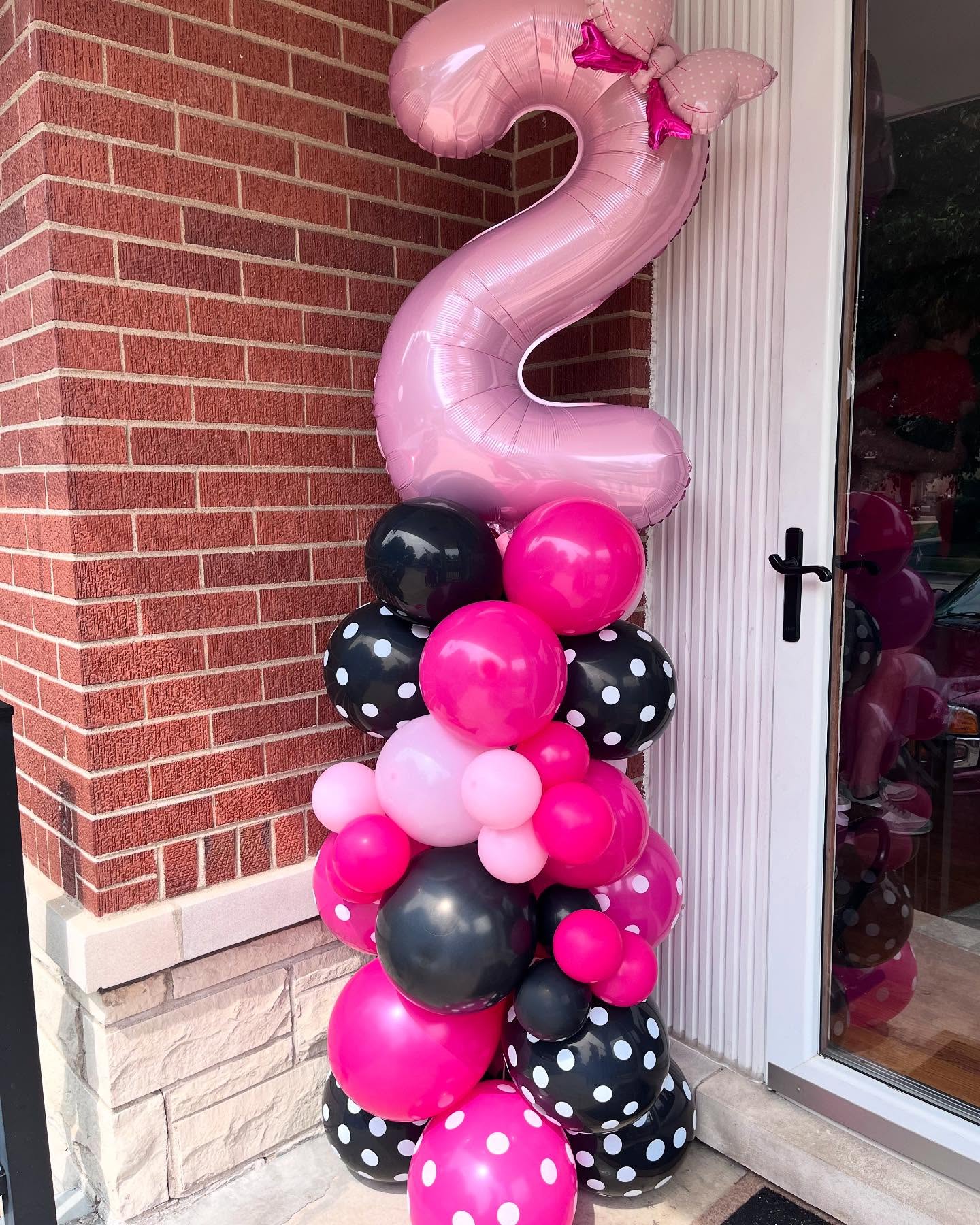Who doesn’t love Minnie Mouse? 🎀💖
We’re loving this adorable, girly theme for toddler birthdays! Order summer birthday balloons now 🤩
#birthdayballoons #custombirthday #toddlerbirthday #minniemousebirthday #balloongarland #ballooncolumn #disneybirthday