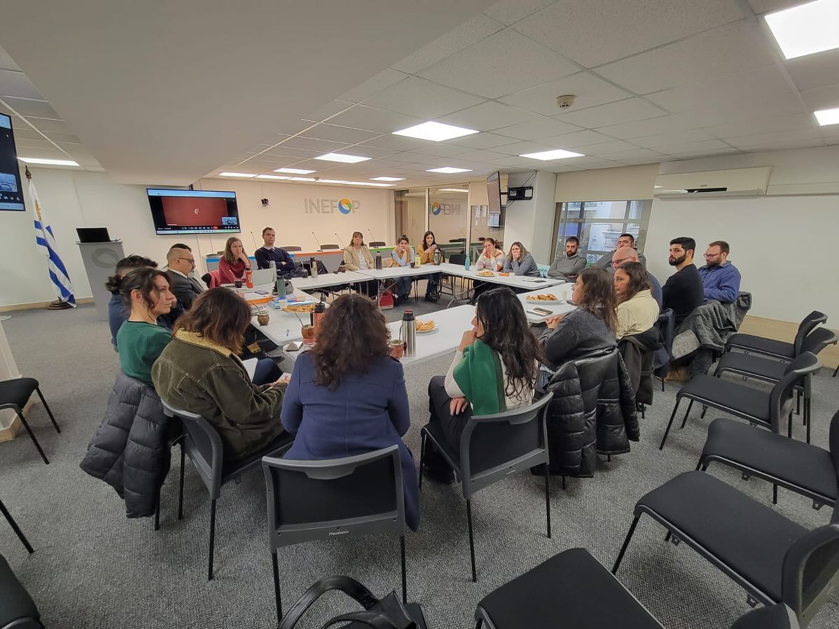 En la mesa de delegadas y delegados del 11 de julio se conversó sobre la negociación del Consejo de Salarios, sobre el trabajo de la mesa representativa del PIT-CNT y sobre el lanzamiento del segundo seminario de formación de la Federación.
#construyeFFIPUNE