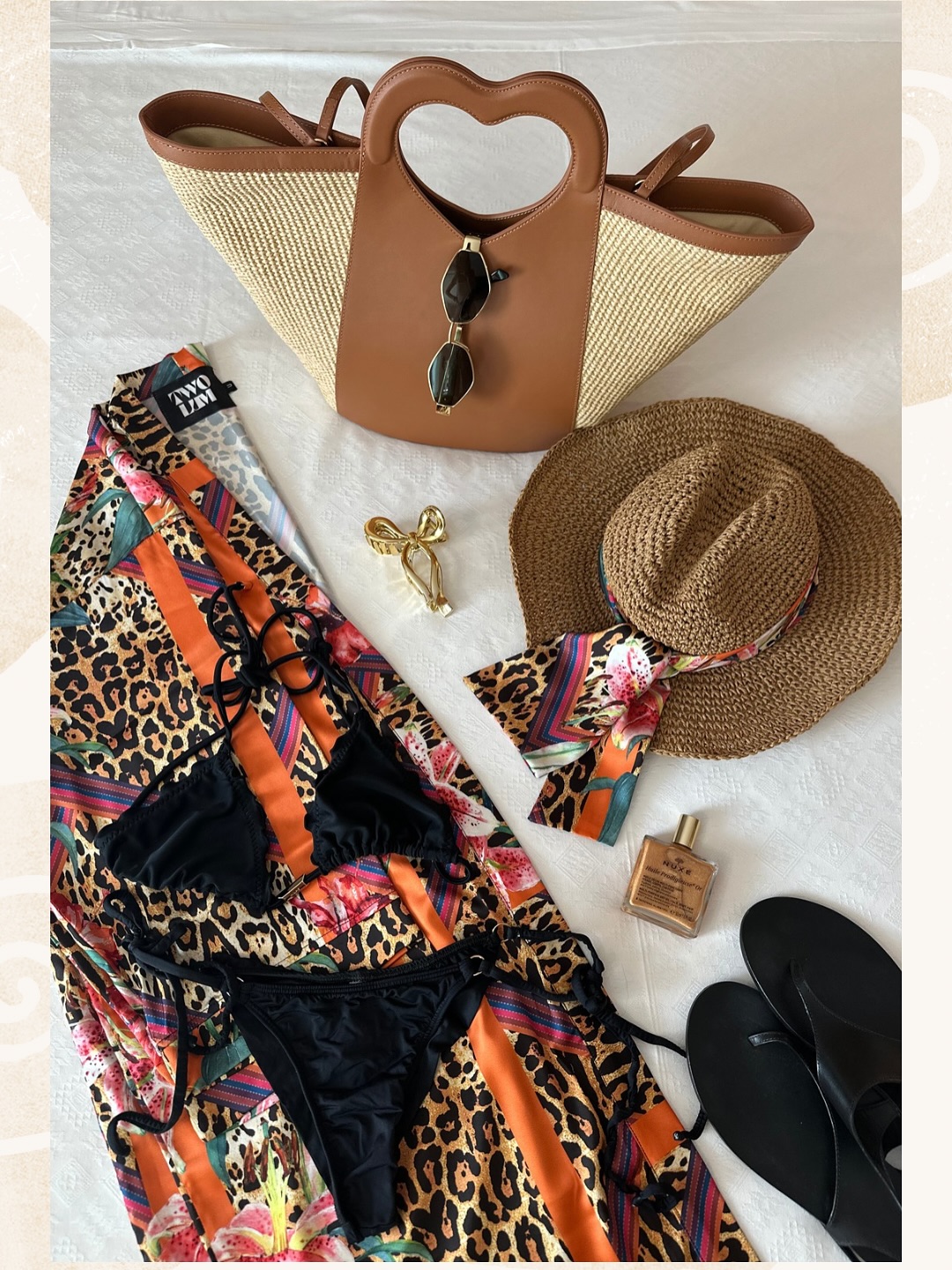 🌞 Summer Essentials by Two Lum 🌴
Get ready for sunny days with our must-have summer picks!
✨ Scarf and kimono from our new Tropical Spirit collection
🖤 Chic black bikini
👜 Straw bag
👒 Stylish straw hat
🕶 Trendy sunglasses
💫 Shimmering body oil for that sun-kissed glow
👡 Comfy slides for endless summer walks
Embrace the spirit of summer in style. Which piece is calling your name? 👇