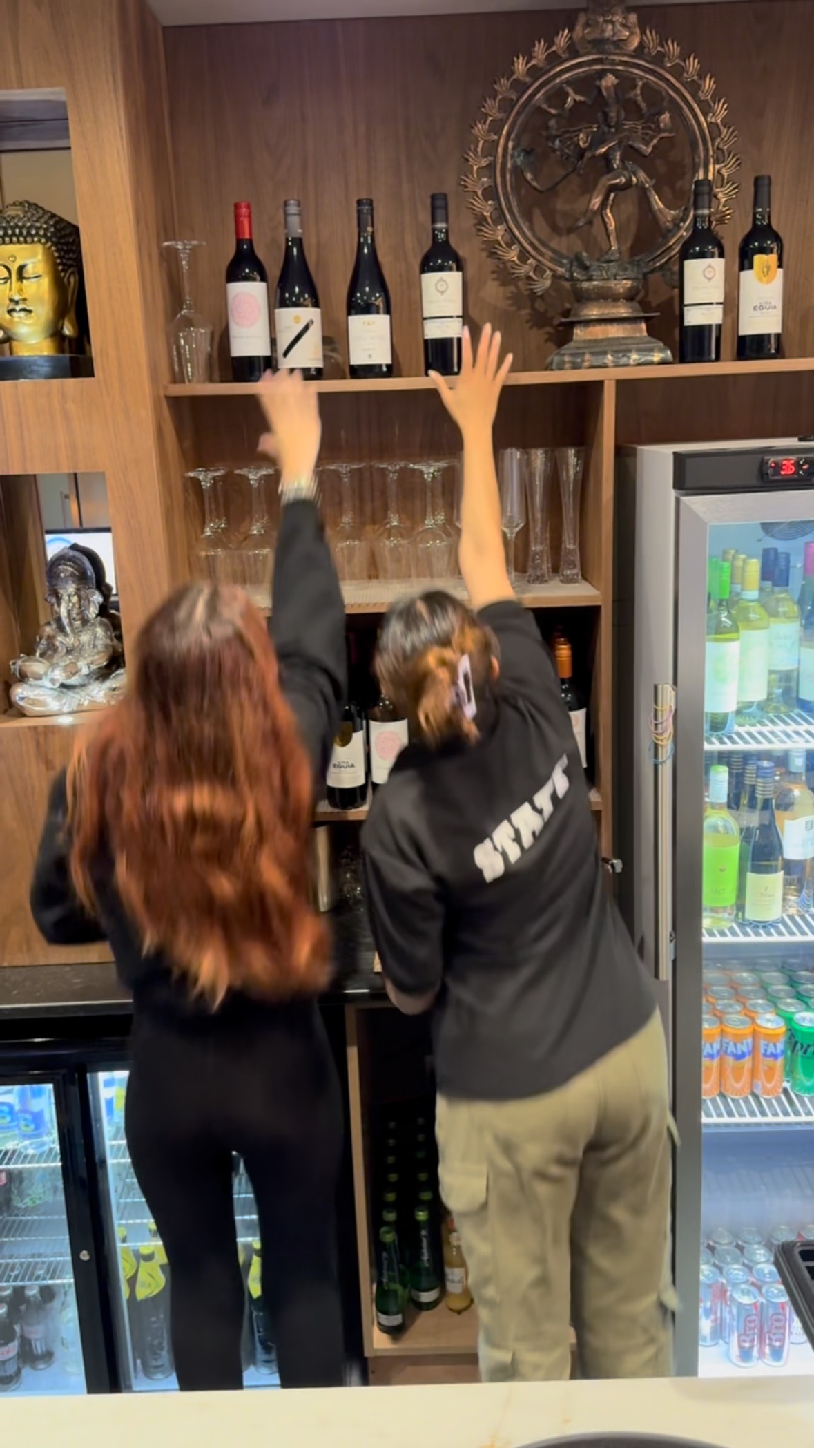Short staffed……. 🤷🏼#larne #mayur #carrickfergus #indiancuisine #cobra #fyp #foryoupage #foodie #love #banter #tictoc #short #portoflarne #carrickcastle
