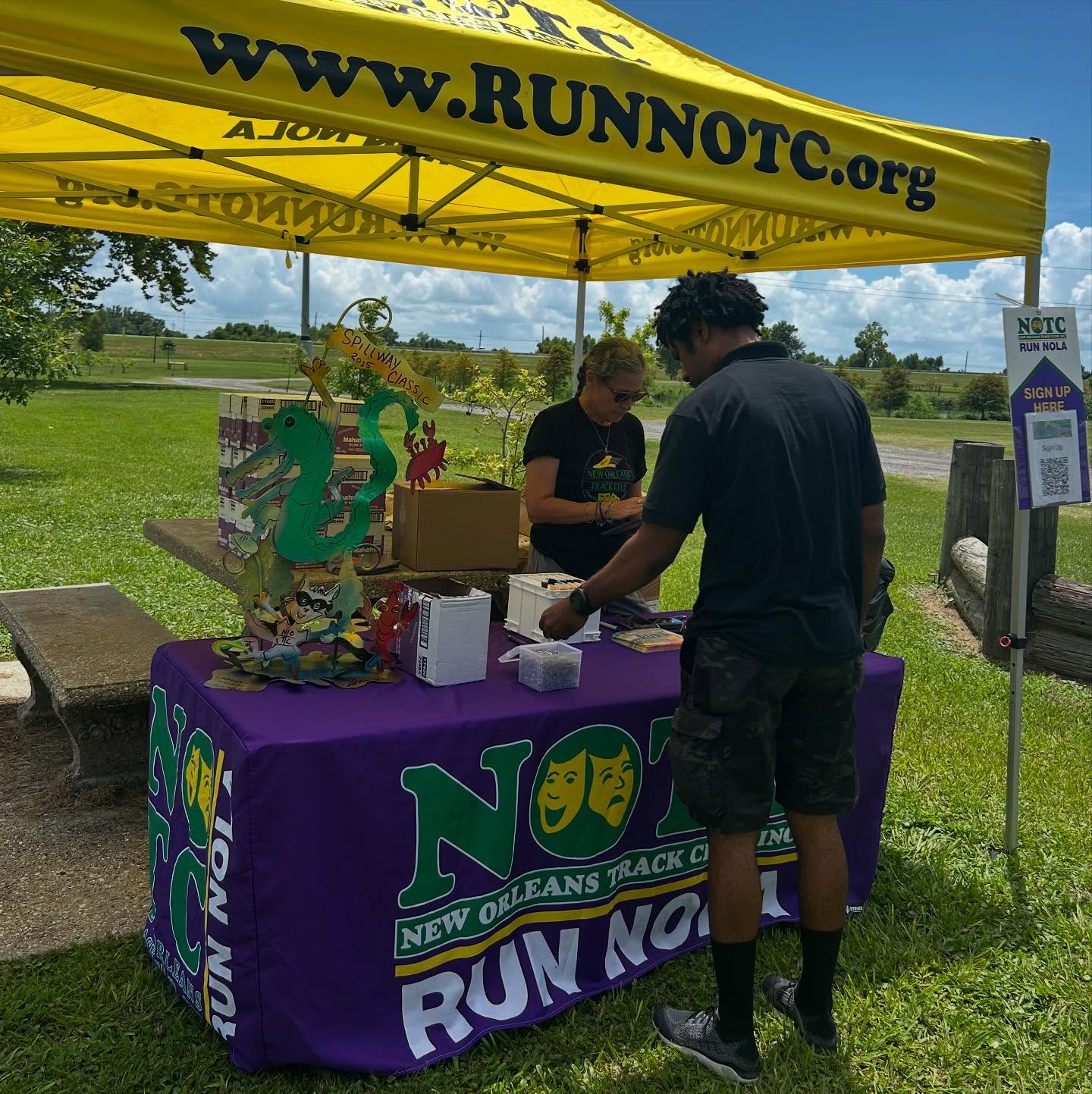 Spillway Classic early packet pickup happens 2-4 PM today, Saturday, at the race site! Stop by and grab your gear to get ready for The Gauntlet! #runNOLA