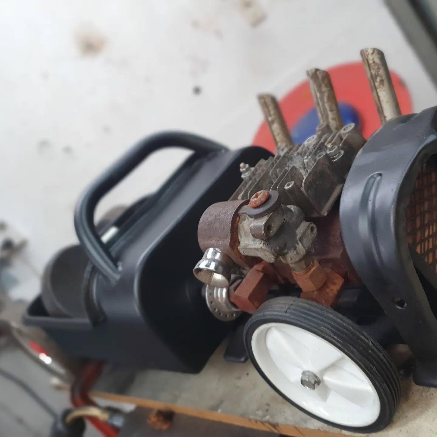 Recently I started building a radio flyer hotrod,
So far I think it is coming along nicely
What are your thoughts?
#dsdesigns #hotrodart #scrapmetalartist #perthart #upcycledart