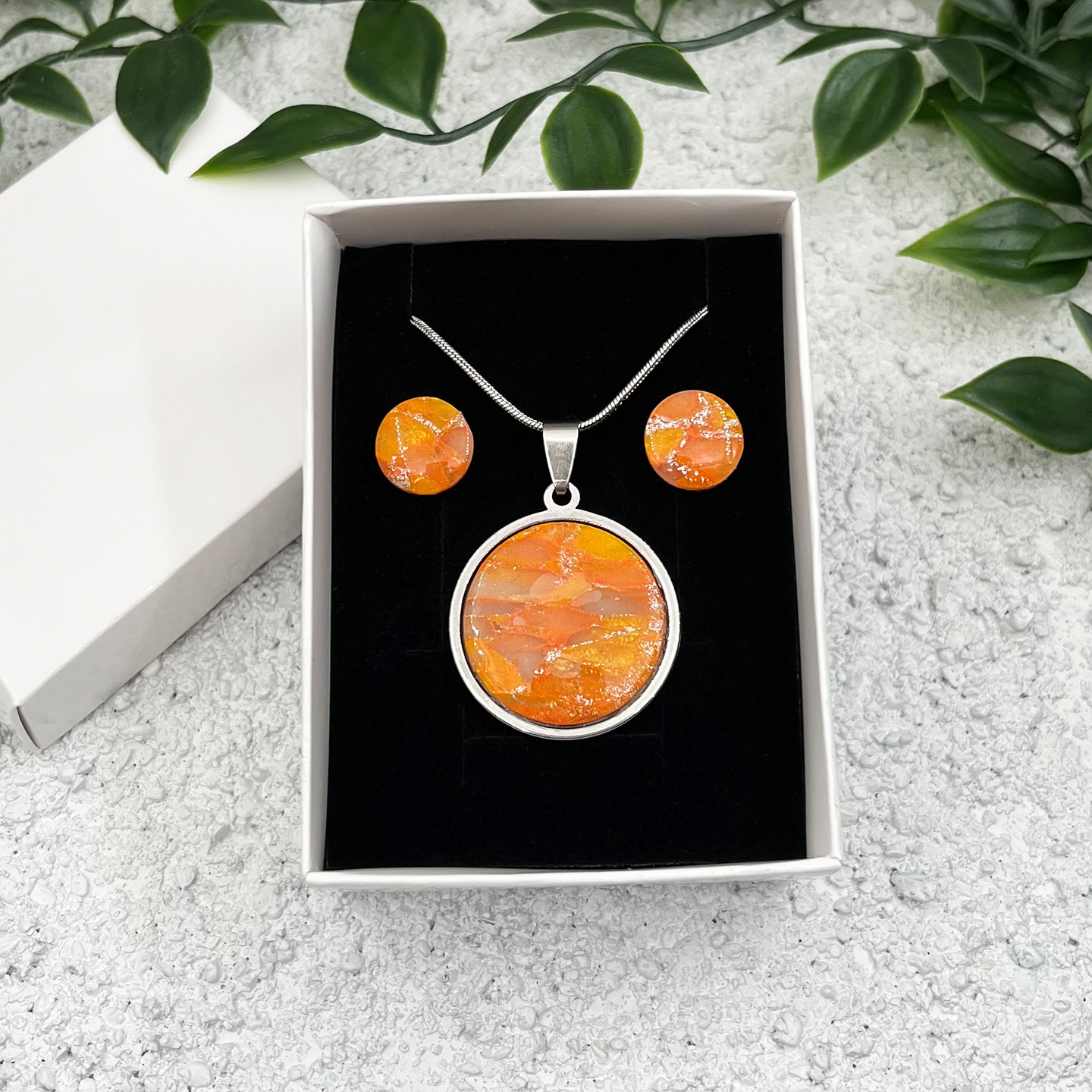 🎁 Sevdiklerinizi mutlu etmenin, kendinizi şımartmanın zarif yolu!
🧡 Turuncu Mermer Desenli Polimer Kil Yuvarlak Kolye ve Küpe Seti ile göz alıcı bir şıklık sizi bekliyor!
✨ Sunset Glow - B
📩 Sipariş ve detaylar için DM’den ulaşabilirsiniz.
.
.
.
.
.
#elyapımıtakı #polimerkiltakı #kolyeküpeseti #turuncutakı #mermerdesen #hediyeliktakı #çeliktakı #zariftakı #kadıntakı #takıseti #çelikkolye #yuvarlakkolye #sunsetglow #hediyealternatifi #takıtasarımı #alışveriş #yuvarlakküpe #tasarımtakı #şıkhediye #turuncu #minimaltakı #bohemtakı #hediyefikirleri #trendtakı #aksesuar #kadınaksesuar #shopier #etsy #biesgecollection #biesge