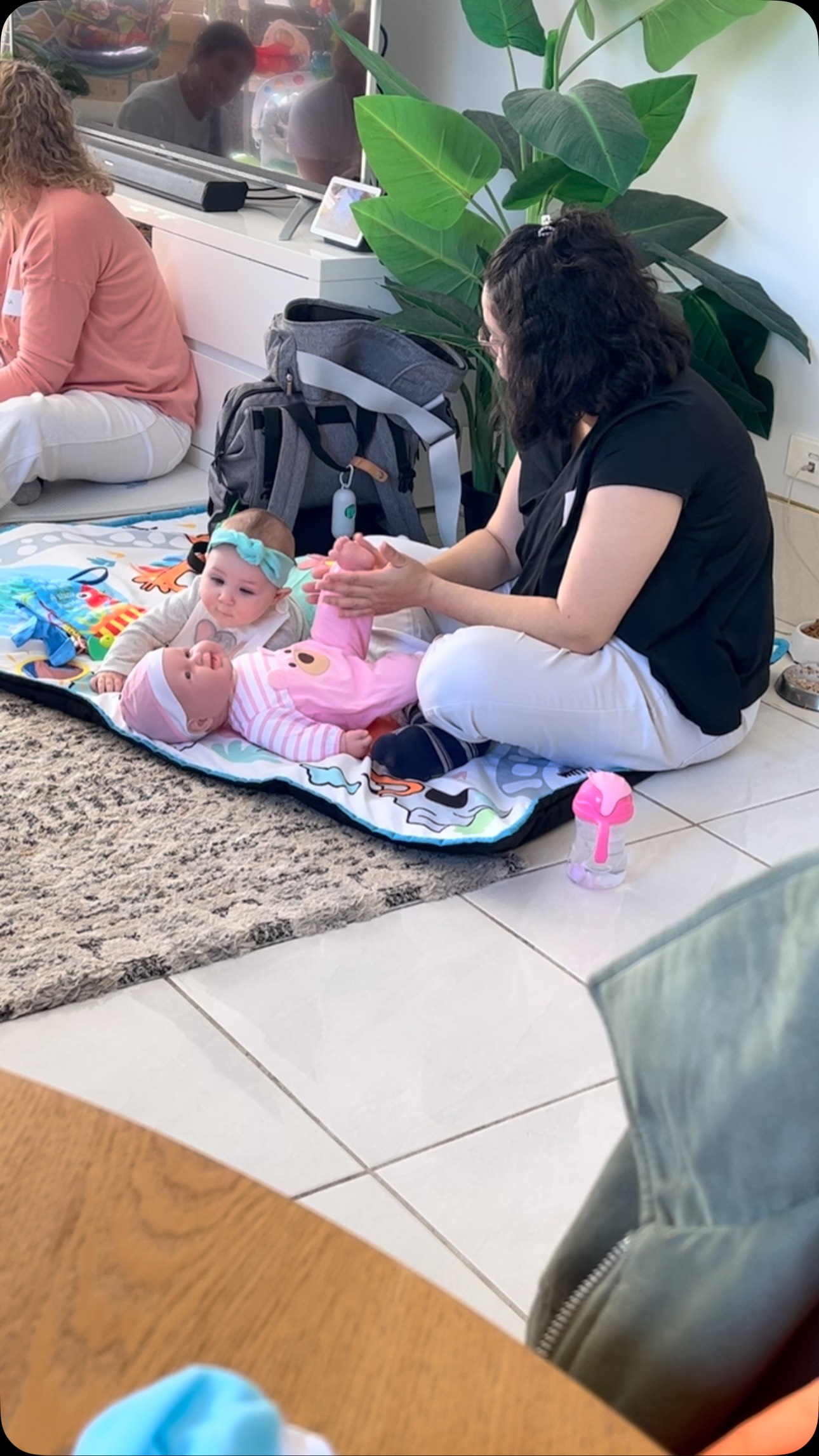 When Mum’s demo doll gets the massage… and you realise you’d rather have it yourself! 🥰
#starpupil #myturnmum
#BabyMassage #InfantMassage #DemoDollJealousy #MassageTime #BondingTime #LittleHandsBigFeelings #ParenthoodMoments #TouchOfLove #HappyBabies #ConfidentParents #BabyLife #CutenessOverload #RealLifeParenting #GentleParenting #MassageTherapyForBabies