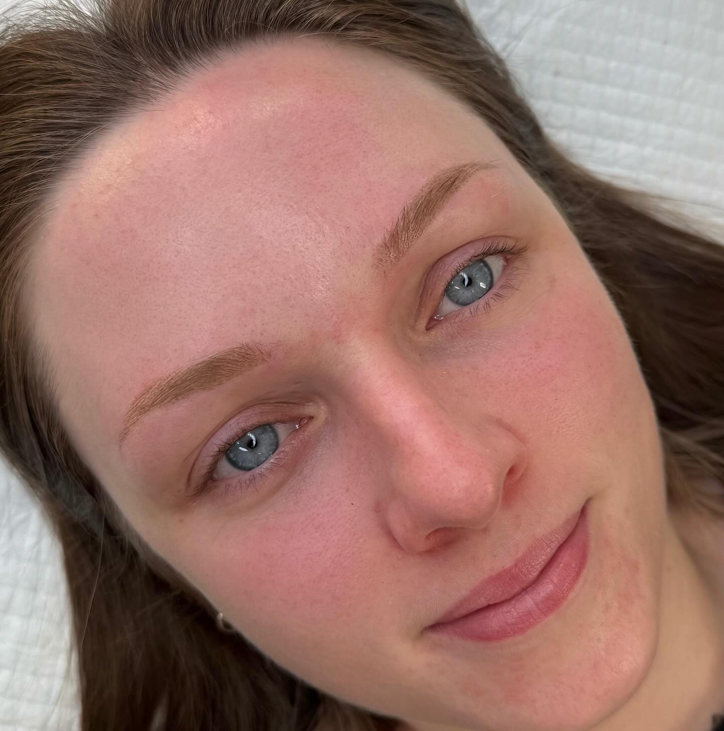 Enhance your brows with our soft ombré brow tattoo,
A gentle gradient effect that looks beautifully natural and effortlessly polished. Perfect for adding shape and definition while keeping a soft, subtle finish.
#ombrebrows #browtattoo #beautynz #embellir #dunedin