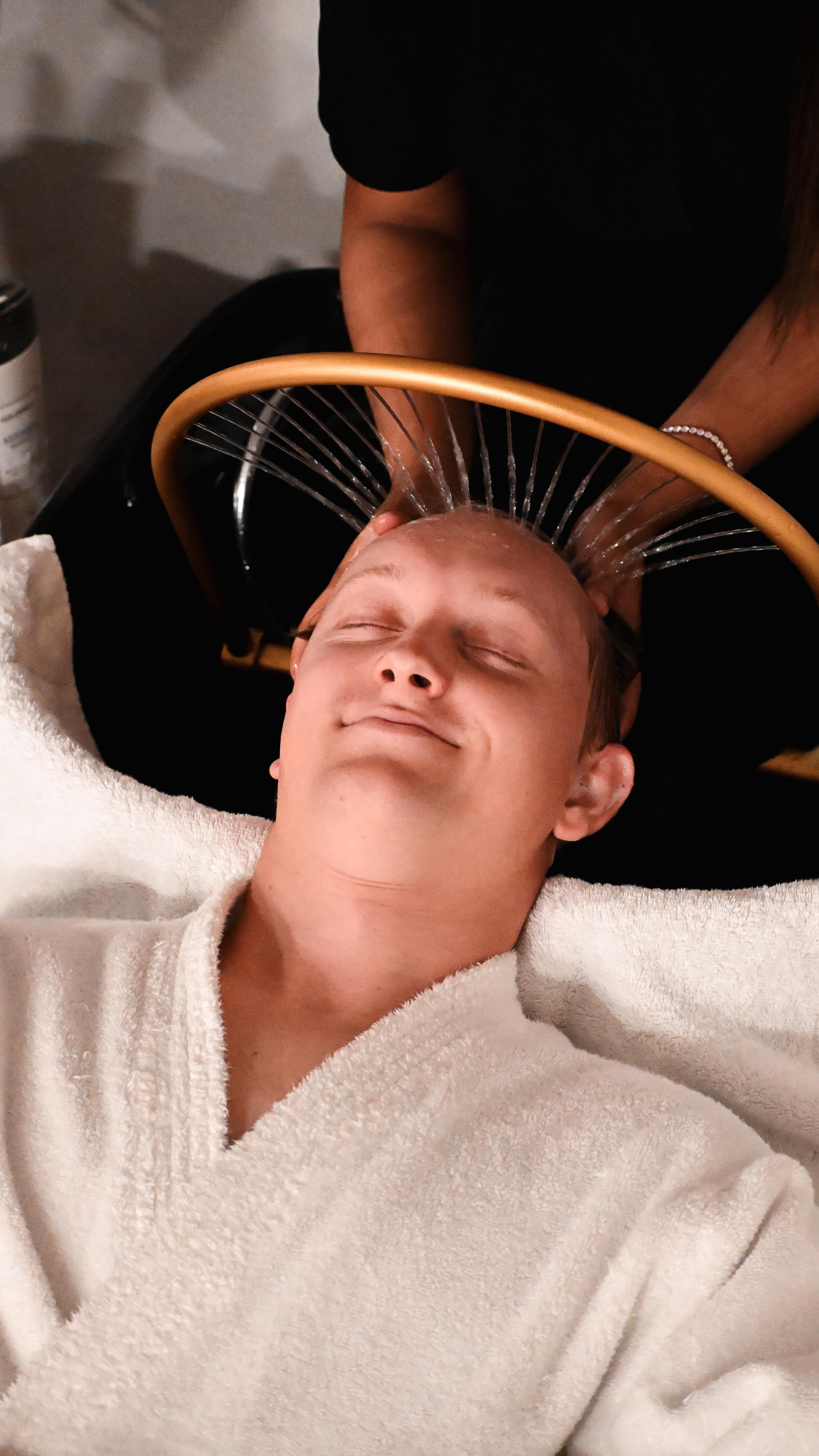 TREATMENT LAUNCH 🚨
We are now offering the JAPANESE HEAD SPA 🧖🏾♀️