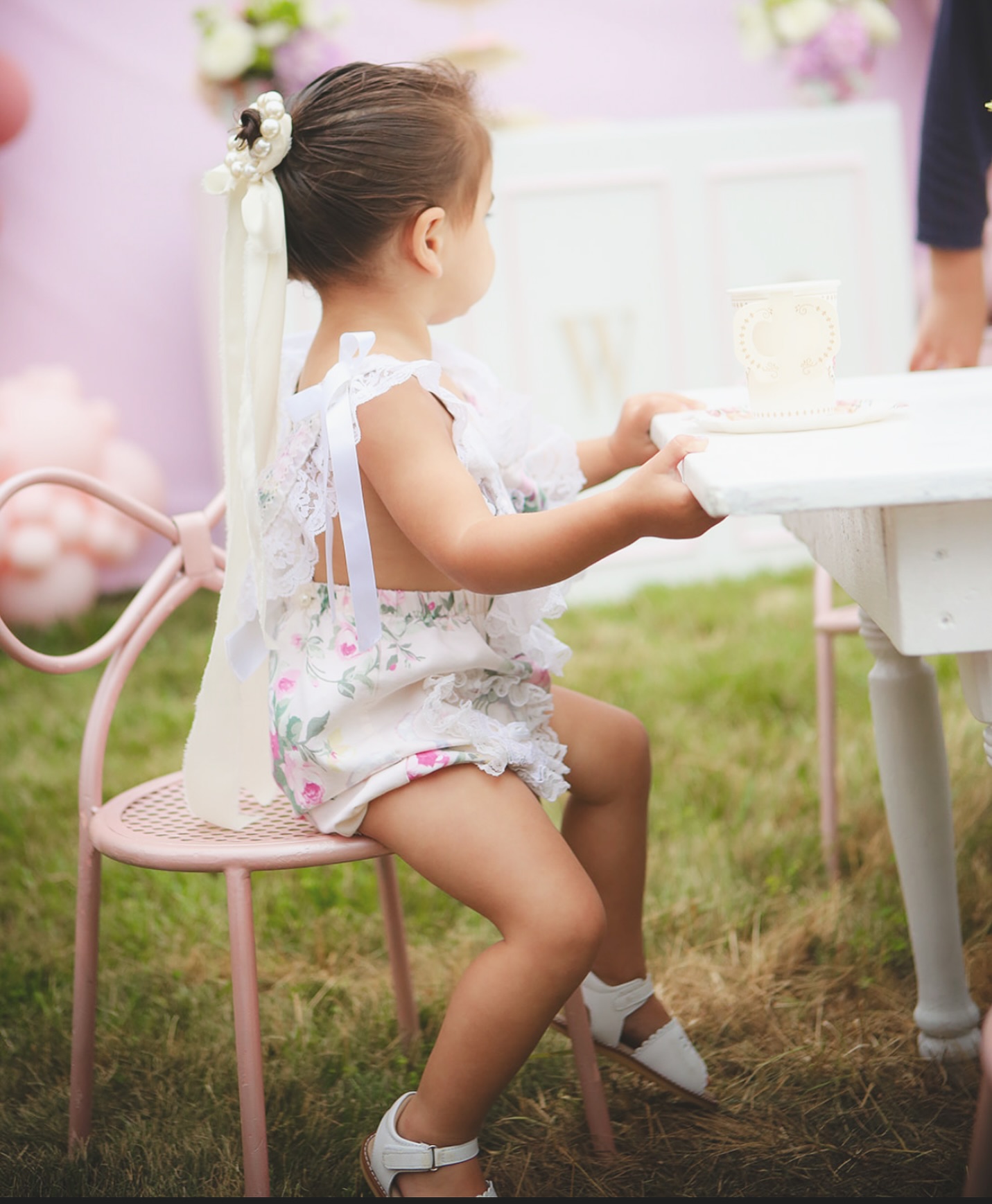 ~bonbon Bebe~
It was so fun styling this beautiful birthday girl! 🎀 DM for LPBB personal shopping