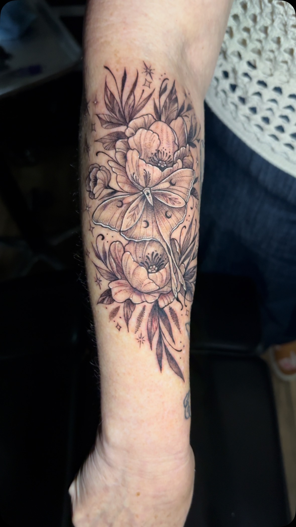 Fresh little Luna Moth.
*The two healed tattoos were not done by me*
#tattoo #tattooist #denvertattoo #denvertattooartist #tattoodenver #denverartist
#coloradotattooartist #denvertattooshop