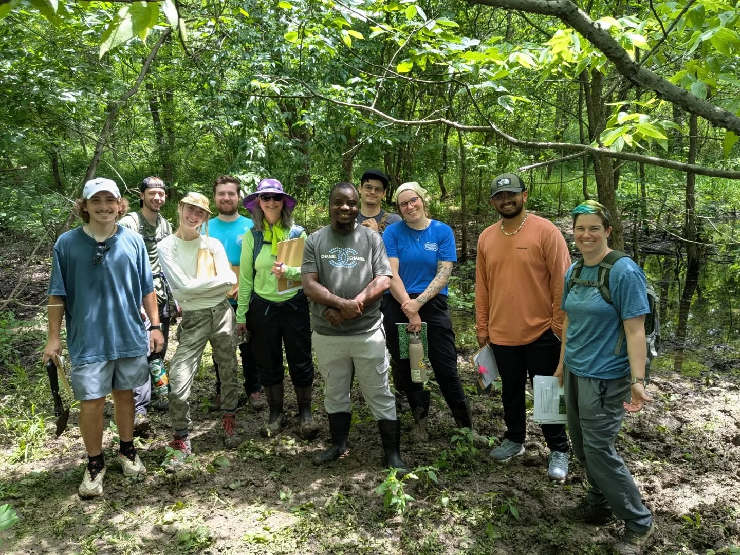 🌳Welcome to the Environmental Techniques Summer Class! 🌳
This course just wrapped up for the semester and was packed with hands-on learning for all participants—including one of our very own Field Center interns, Beca! Over the span of five weeks, students engaged in outdoor fieldwork, learning a variety of environmental techniques such as stream assessments, macro vertebrate collection for evaluating ecosystem health, analyzing tree competition, and much more!
On the academic side, students also strengthened their scientific writing skills by composing lab reports based on the data they collected.