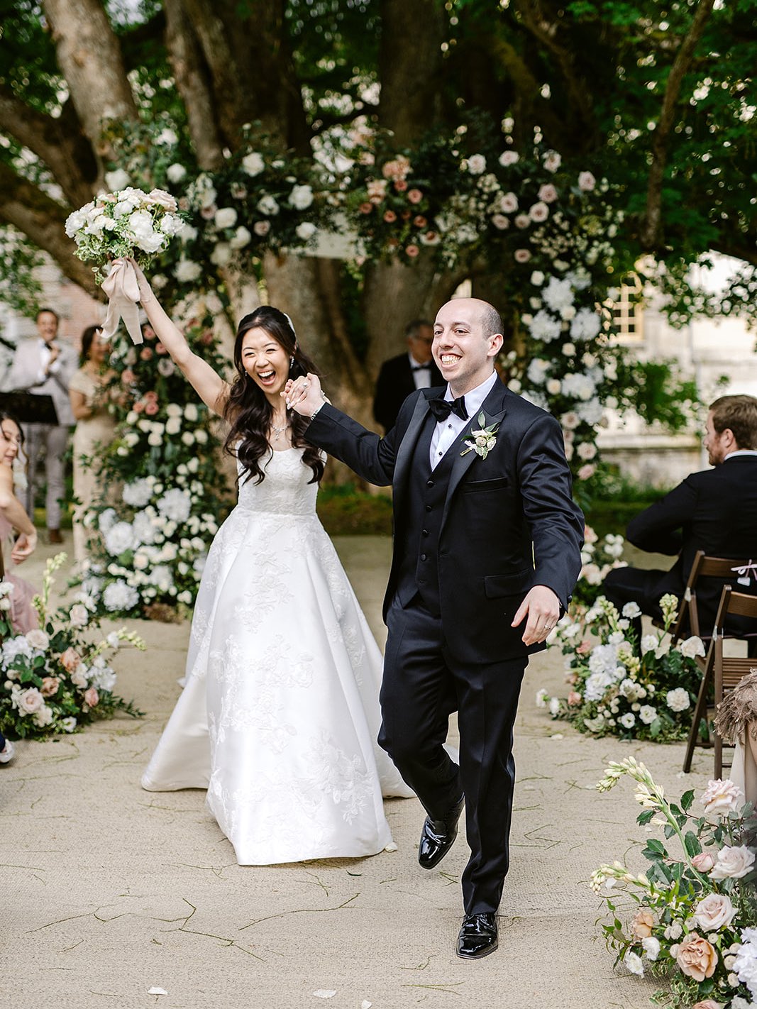 What a privilege to exchange vows and promises under a tricentennial tree. Vivian & Matt’s May wedding @chateaudevallery took place over a perfect few days in Burgundy.
A quick look back on this beautiful ceremony under the Sycamore tree.
Planning & Design @bonjourweddings.fr
Venue @chateaudevallery
Wedding day catering @grandchemintraiteur
Photography @jeremie_hkb
Videography @jinoagnelli
Band & DJ @thebeatchiefs
Technics @bounz.events
Fireworks @cduval77890
Florals @menthe.sauvage
Rentals @velvetrendezvous @options_orleans @maison_options @renonlocation
Beauty @alesiasolo.co
Ceremony @theparisiancelebrant
Catering @maisondepreytere
Wine tasting @winebysteph_
Cocktails @cocktailadom
Content creation & assistant planner @theannaplanner
Assistant planner @joelle_shadeswaves_wedding
@g.vivian.g @micohen789