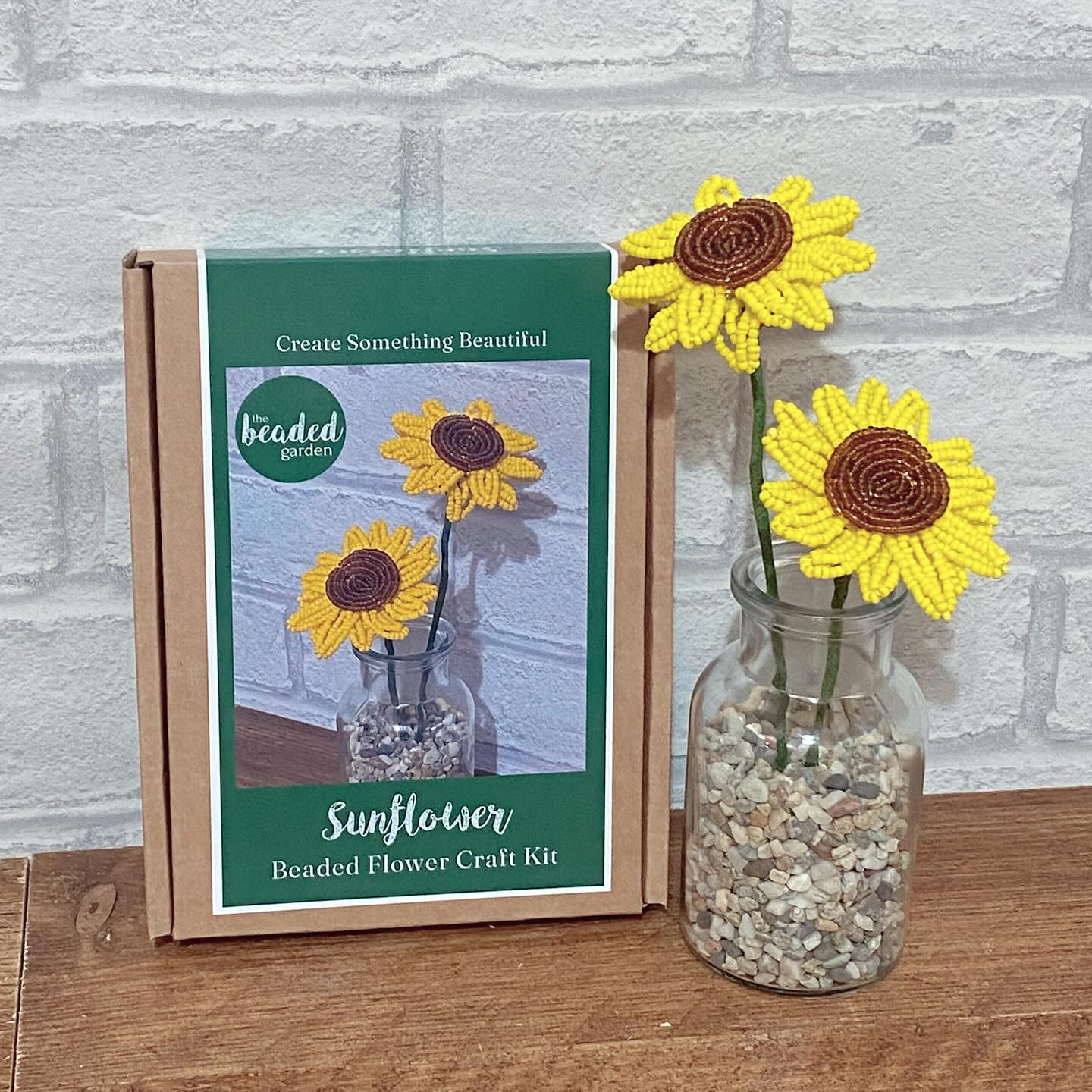 Another new kit now available, Sunflowers!
The Rose is also available to purchase in the shop!
#sunflower #sunflowers #sunflowercrafts #beadedflower #beadedflorals #beadcraft #beadart #thebeadedgarden #new #craftyfriends