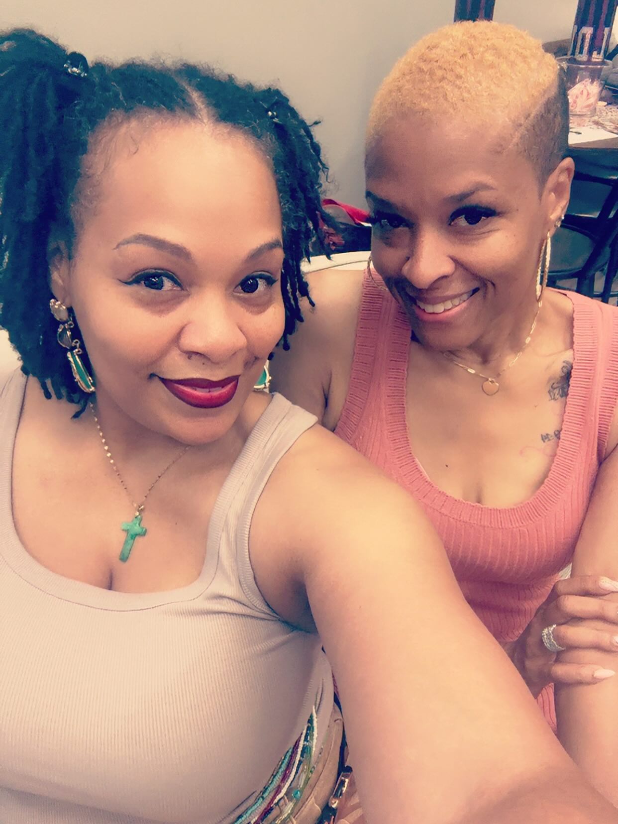 Thank you for booking EmiLex Bling Parties to celebrate your birthday in style! We had an amazing time tying waistbeads and helping women align with their beauty, power, and purpose.
There’s nothing like the energy of women coming together in celebration and self-love.✨💫
.
.
.
#EmiLexBlingParties #WaistBeadsWithPurpose #AlignedAndEmpowered”