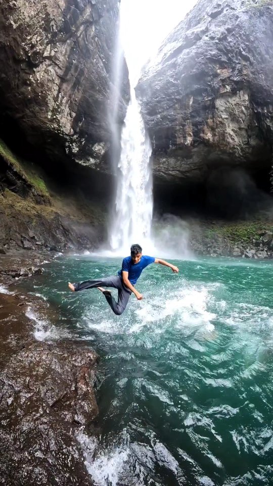 Devkund के Mafias 😎
.
.
It's Open now .
.
.
Devkund Waterfall trek
Upcoming Batches:
JULY: 19-20 | 26-27
August: 02-03 | 09-10 | 16-17 | 23-24 | 30-31
.
.
Join us @travel.gaadi
.
.
Hit us a Dm to know about our regular event updates..
.
.
#travelgaadi #travelgaadiadventure #travelgram #travel #nature #devkund #waterfall
#trek #pune #mumbai #trekking #trekkingindia #devkundwaterfall #explorepage #tamhinighat
