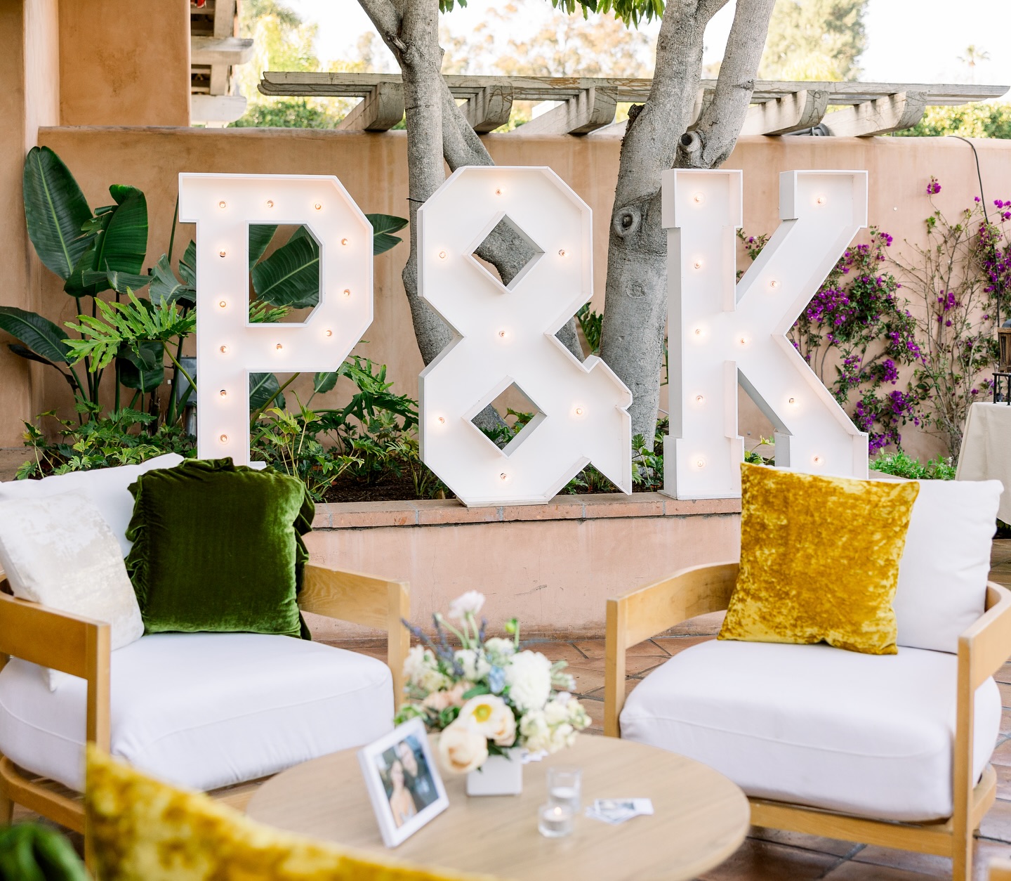 We love a pop of color 🌸💛