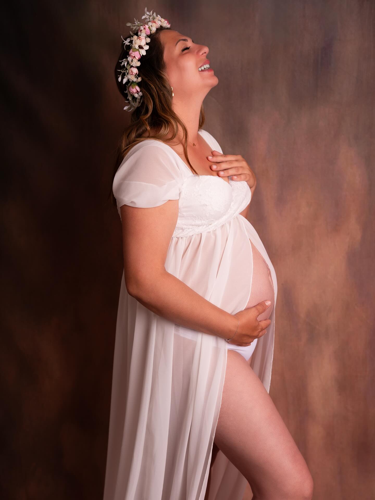 ✨ Quoi de plus beau que d’immortaliser ce moment si précieux ?
Un corps qui crée la vie, un cœur qui bat pour deux…
Chaque courbe, chaque regard, chaque instant est un miracle en devenir.
#grossesses #momentmagique #mamanheureuse #souvenirsprécieux #photographefamille #photographefemmeenceinte #bebe #photographegrossesse #photographenouveaune