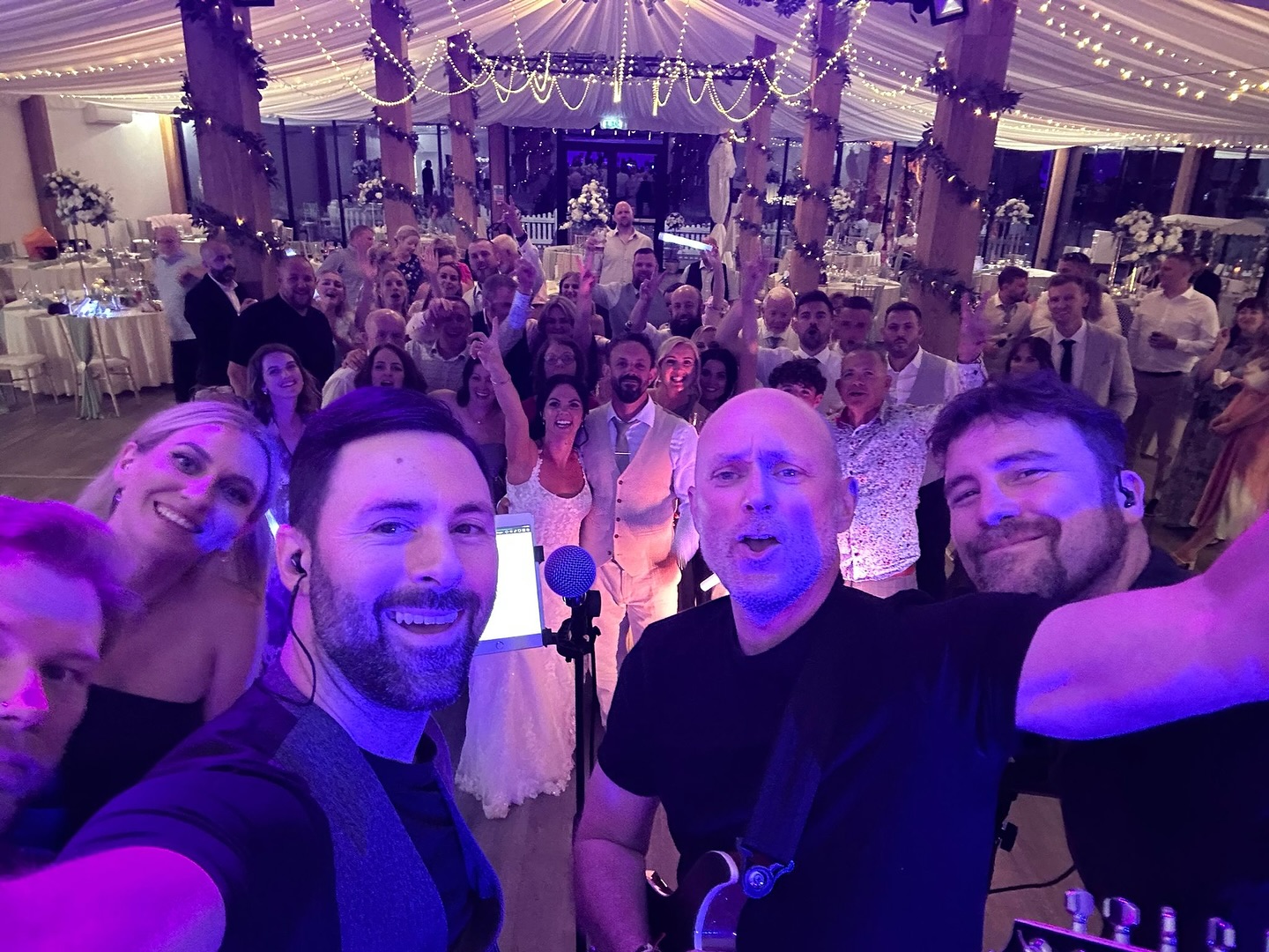 A great crowd on Saturday. Congratulations to the lovely Lou and Jay ❤️ with @martyndrabik vocals @mr.quilter bass @michaelleeuk @tristanevansgtr and @alleyaviolin #weddingband #Irishmusic #irishtrad ##weddingentertainment #entertainmentindustry #livemusic #coverband #Irishweddingbanduk #functionband #rockcoversband #miraclecure_band #thescene #indiecoversband #ibanez #ibanezprestige #fishman #martinaudiolondon #voxampsuk #weddingbands #corporateevents #irishtrad #Irishmusic #turbosound #eventsplanner #ceilidh #ceilidhband #corporateeventplanner #corporateevents #myweddingsuppliers #folkweddingband #miraclecure_band