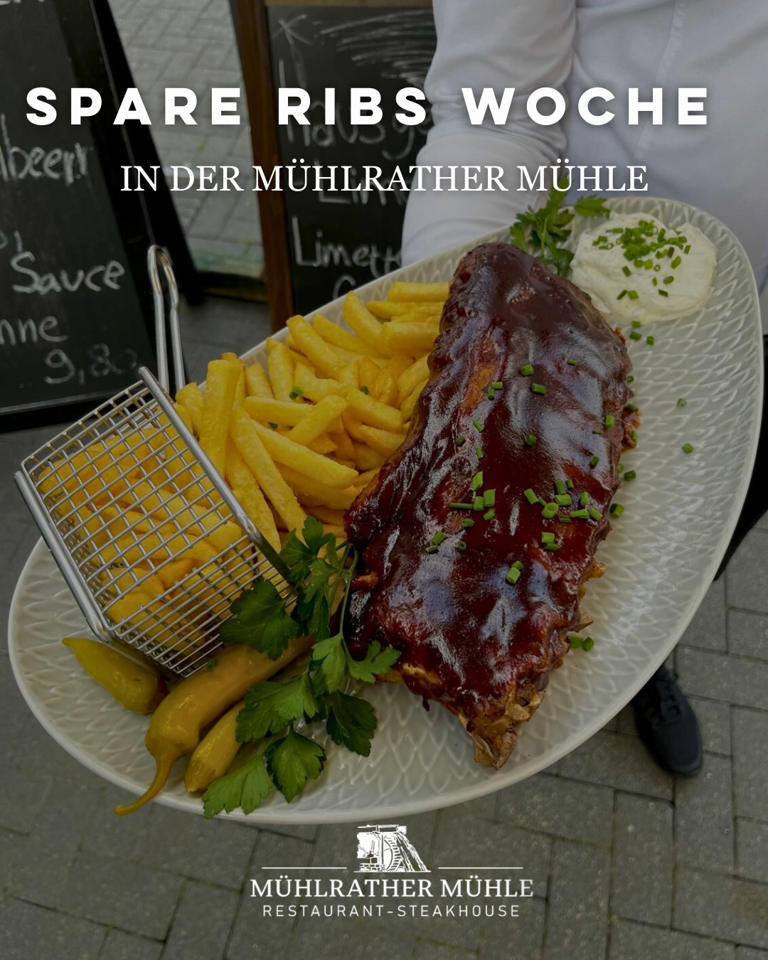 Saftig & butterweich - Unsere leckeren Spare Ribs warten auf dich 🍖🤤
ㅤ
Dazu: knusprige Pommes im Körbchen, frischer Salat + ein Klecks Sauerrahm zum Dippen. 🔥
ㅤ
Ab dieser Woche täglich ab 12 Uhr auf der Karte.
ㅤ
#MühlratherMühle #SpareRibs #Steakhouse #Balkangrill #Schwalmtal #BBQ