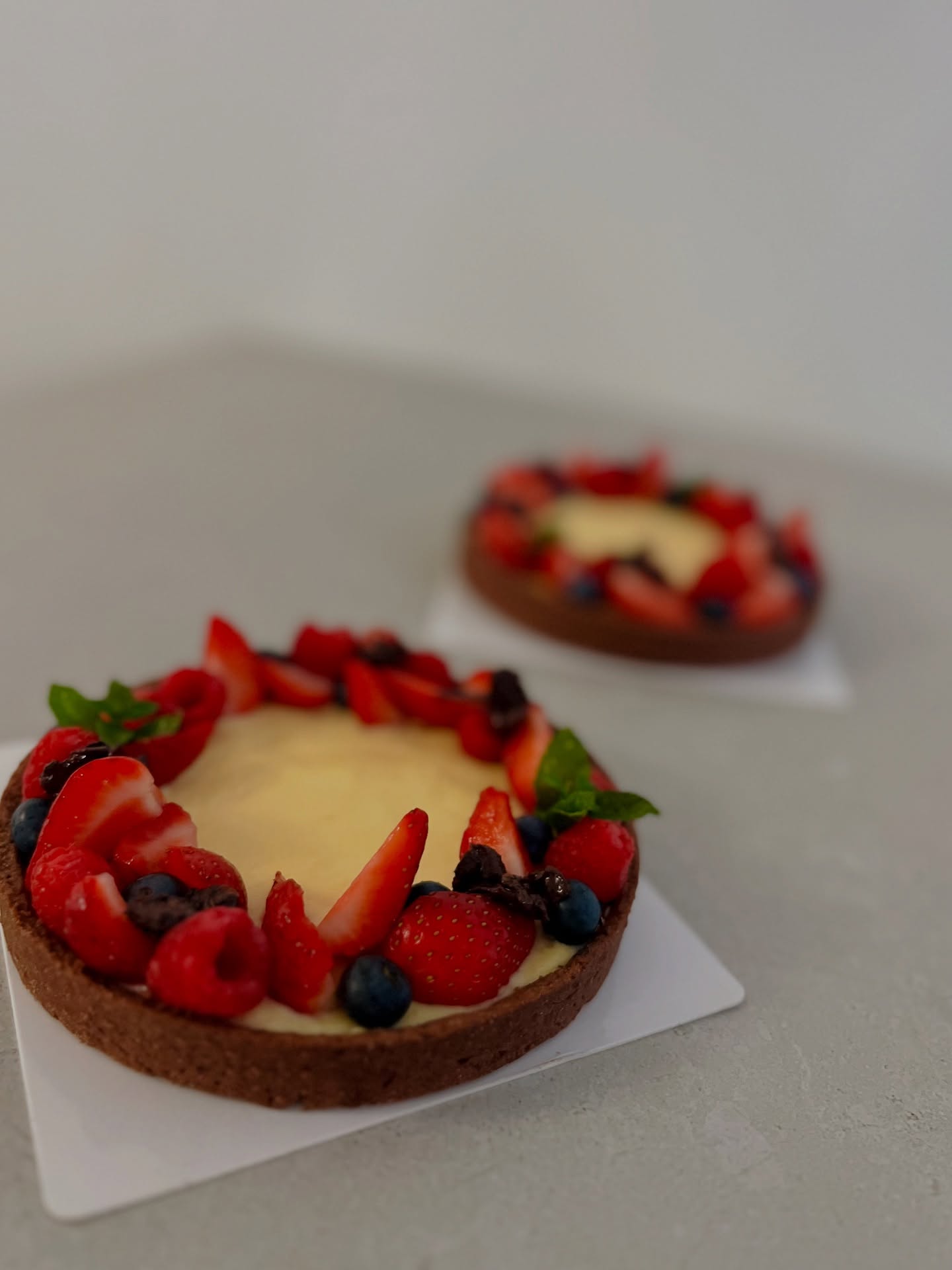 It’s easy to get out of bed for this breakfast. #thehaguefoodie #denhaageten #lekkereten #gebak #pastrypassion #lovepatisserie #healthyindulgence #healthysweets #spoiled #itswhatsforbreakfast