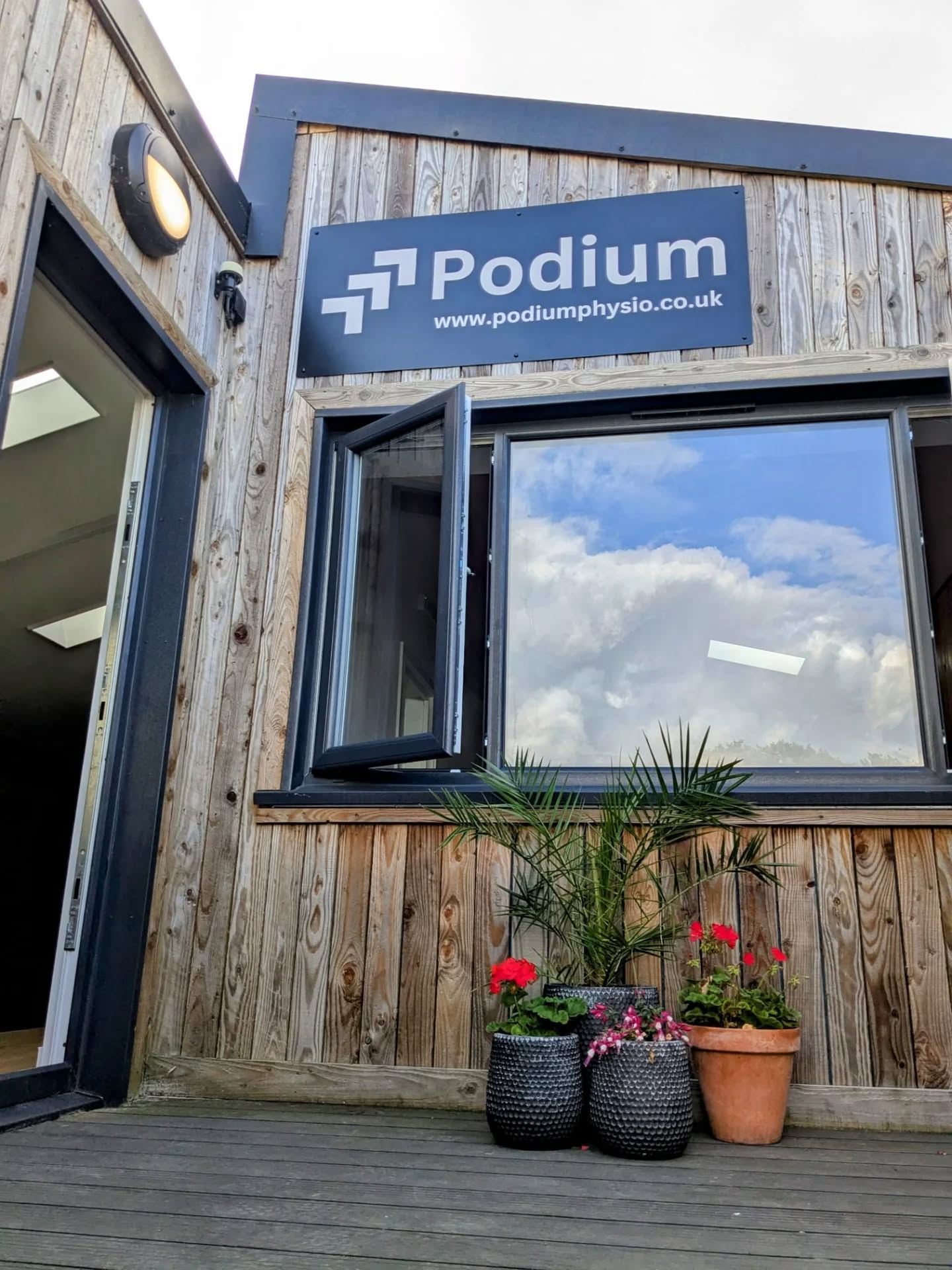 Podium Physio - Darbari 19 - Prow Park - TR72XS