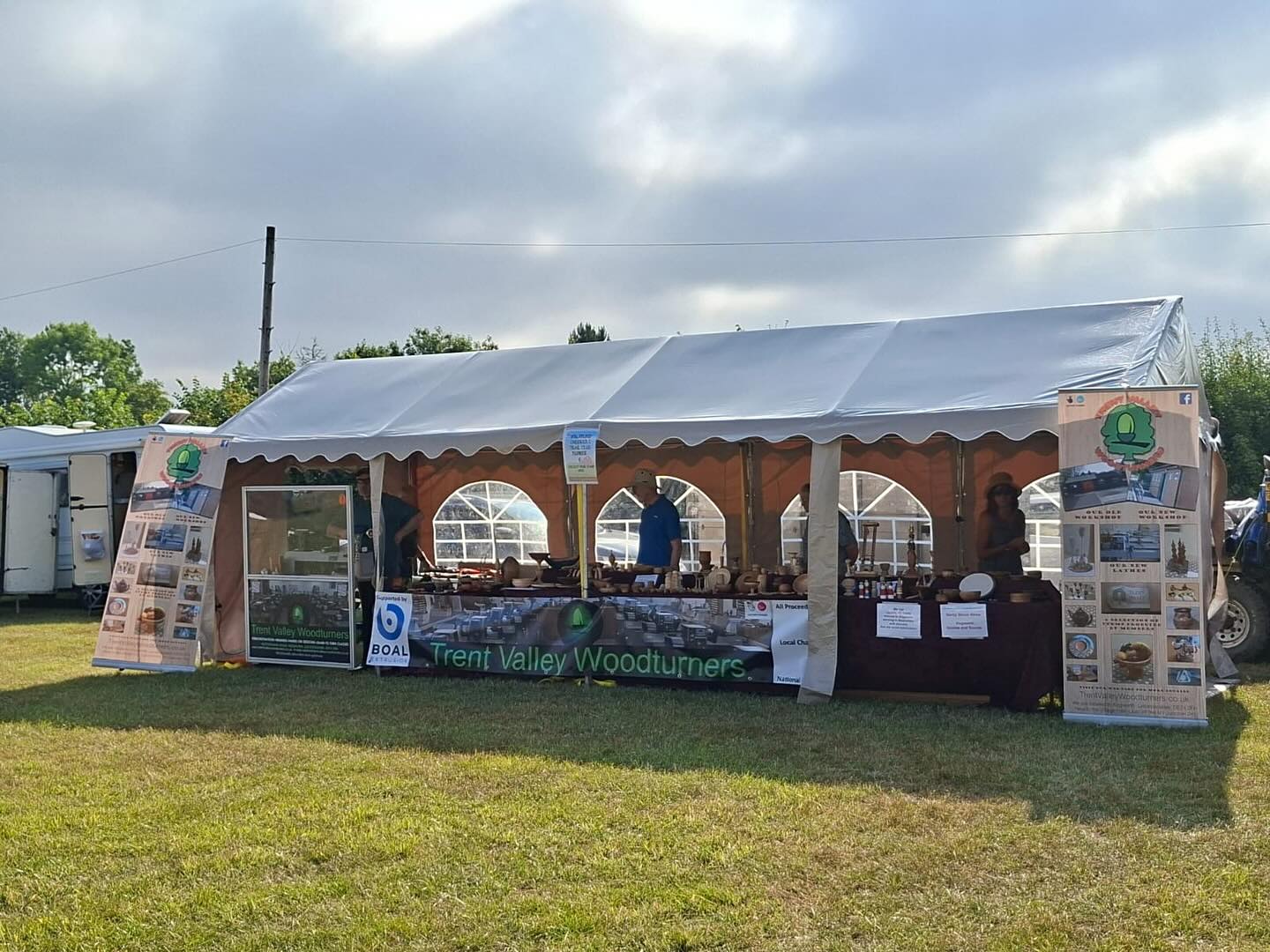 All set up for a day demonstrating and raising money for our nominated charities, Derbyshire Blood Bikes and Kegworth Scouts and Guides, at Ashby Show. #trentvalleywoodturners #ashbyshow #woodturning #rpturners #woodturnersofinstagram