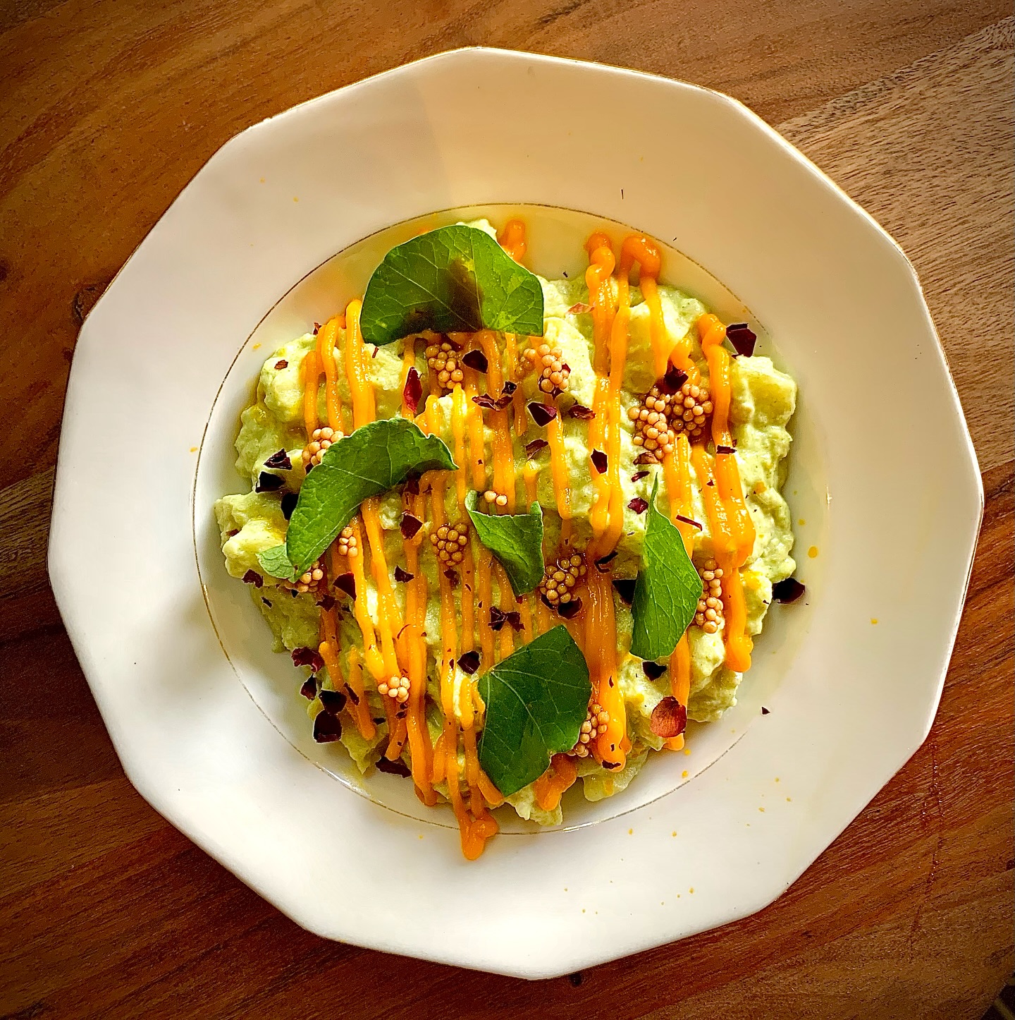 Brandade de merlu aux brocolis, condiments carottes, pommes vapeur, pickles de graines de moutarde et capucines
#lyon #lyon3 #food #seafood #restaurant #bistro #lyoncity #paris