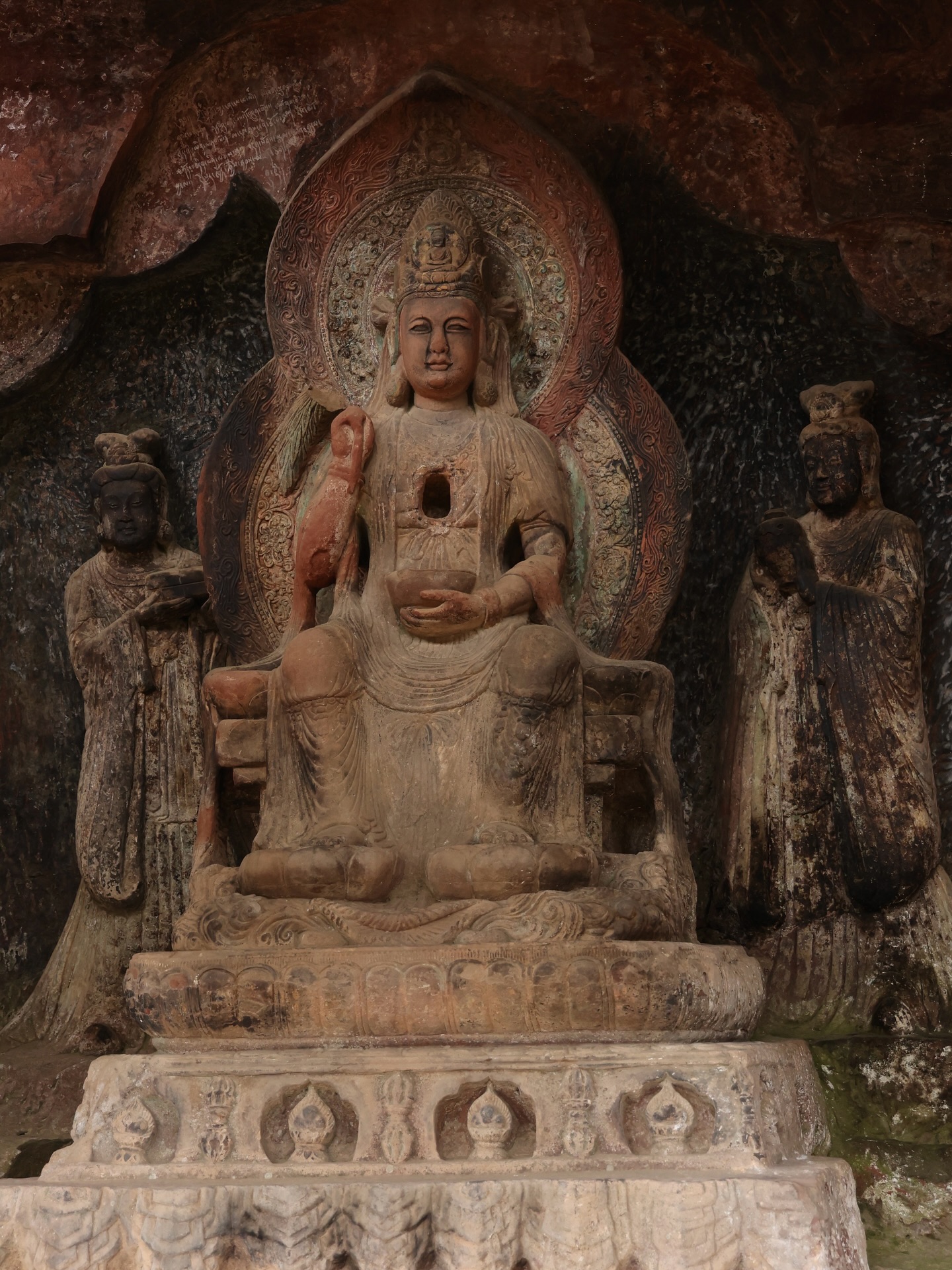 ⚔️ Jianchuan: Where Rivers Bend Like Blades & Kingdoms Sleep in Stone
In China‘s wild northwest, a land of sword-carved rivers guards whispers on the wind - and a race against time.
💔 URGENT WHISPER FROM STONE
At Shizhongshan Grottoes, 1,200-year-old masterpieces vanish faster than Dunhuang. Every monsoon erases goddess smiles; every breeze steals a Buddha’s eyelash. See them before the sandstone returns to dust.
✨ TOUCH THE EPIC THEY SAVE
Kneel before China’s boldest feminine shrine - Ayangbai’s tribute to life’s sacred origin. Trace Buddha’s threefold soul: Han serenity in silk-stone robes, Tibetan fire in guardian eyes, Indian grace in blooming lotus thrones.
High above, macaque sentinels patrol red cliffs - observe their wild poetry, but never feed; silence is your offering.
🔇 QUIET WALKS, LOUD CRAFTSMANSHIP
Descend to Jianchuan’s hushed lanes - no souvenir shouts, only Ming-dynasty walls draped in persimmon sun. Here, wood’s breath fills the air: under ancient eaves, Bai masters teach you to carve “fortune blossoms”into cedar. Each chisel strike is a pact with time; each curl of sawdust, a silent folk song.
❤️ STONES FADE. HANDS DEFY.
Follow @woksandwonders where heritage fights oblivion.
#Jianchuan #VanishingArt #FeminineDivine #StoneSutras #SilentCarvings #BaiWoodMagic #ChinaOnTheEdge #GuardiansOfTime #Woksandwonders