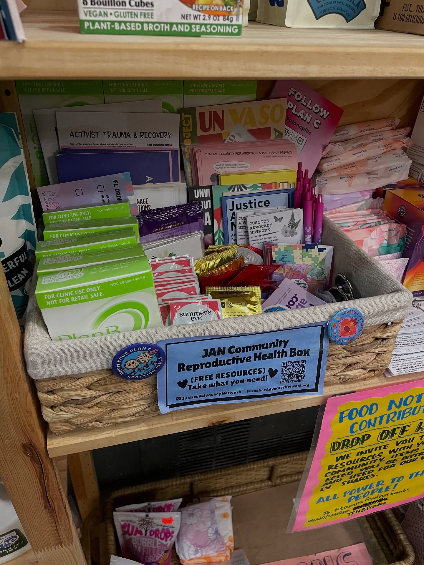Feeling extra grateful for the community that makes this possible. We’re not doing this for overnight change. We do it because anything less would be forgetting the kind of world we’re trying to build. Restocking our community baskets is part of showing up, especially as access gets harder.
If you’ve got a little extra to spare, help us keep our baskets stocked and make access a little easier for everyone. Link in the bio. ♥️
Check out our friends at @swampcentralfl & @tampafoodnotbombs too!
Location: @blackradishbodega
Last slide: @taylormadeyyc