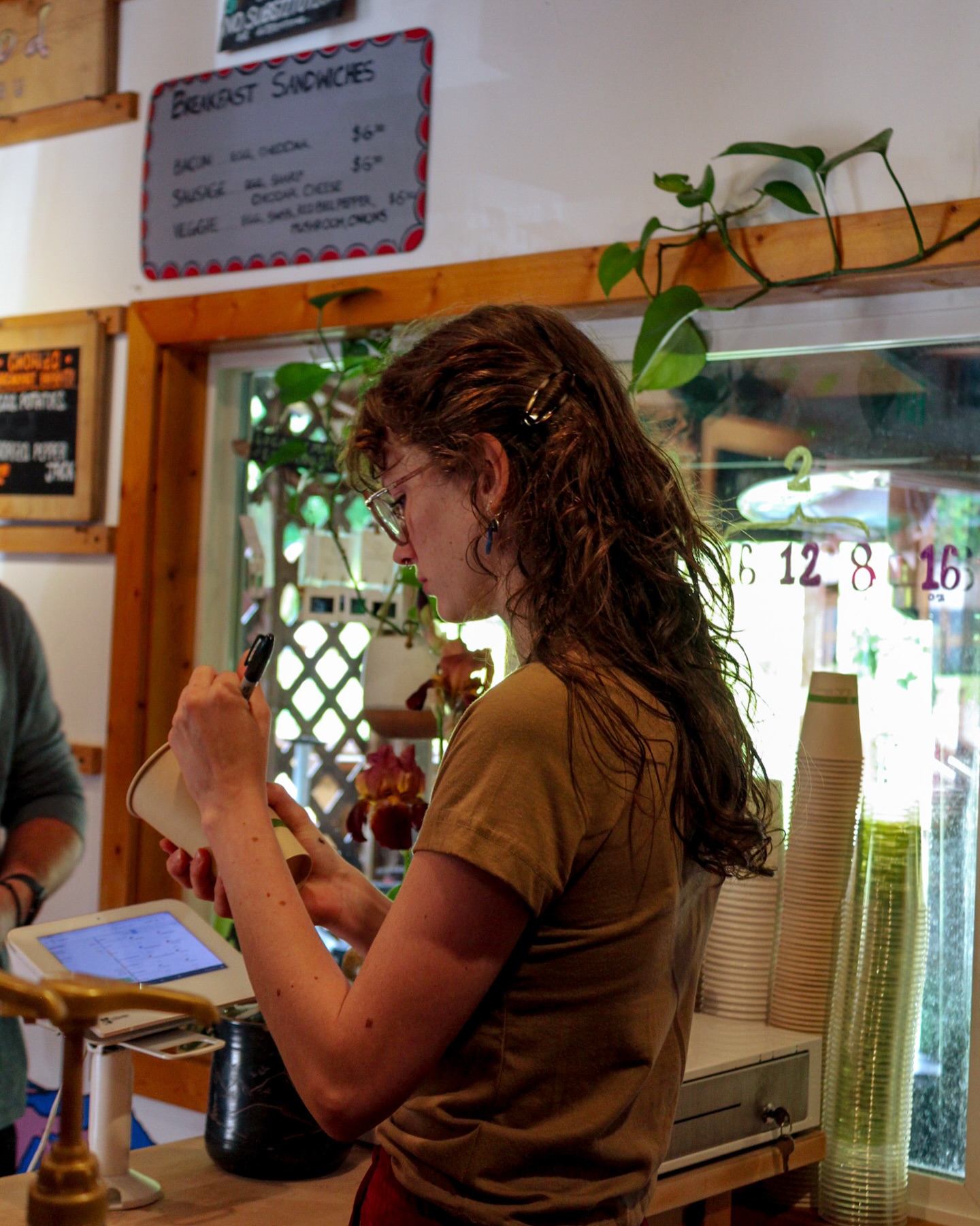 PSA: we’re trying something new, using paper cups for all of our beverages, iced or hot! As a high volume caffeine supplier, we’re trying to reduce plastic consumption however we can. And if you don’t like our paper cups, feel free to bring in your own! We’re always happy to make your drink in your own mug! 🙂 The greener the better ‘round here! 💚♻️🌲💧
