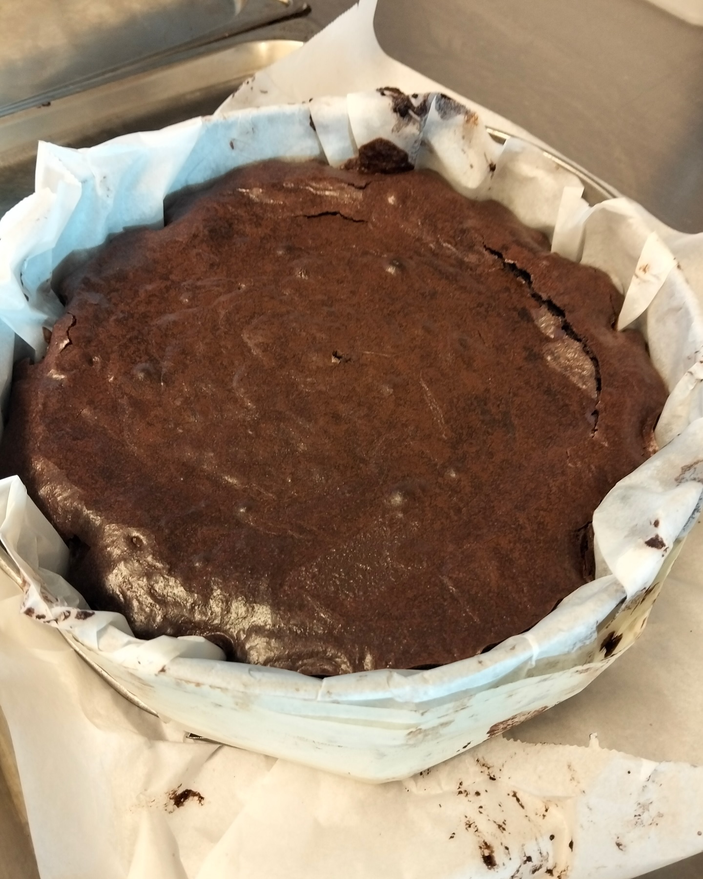 🍫 Delicious Chocolate Cake alert!
Soft, fudgy, and made with high-quality cocoa — every bite melts in your mouth 🤤
Perfect for true chocolate lovers... you’ve been warned! ⚠️❤️
Who’s ready for a slice? 🍰👇
#ChocolateLovers #FudgyCake #BakedWithLove #CocoaHeaven #DessertTime #CakeGoals #SweetTooth #HomemadeGoodness #ChocoAddict