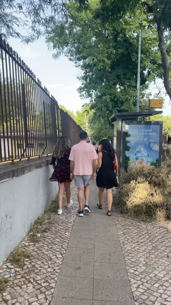 “Of course I’m outdoorsy… I drink wine outside 🍷☀️”
Join us for an unforgettable wine experience through the streets of Lisbon! Exclusive tastings, meet fellow wine lovers, and your daily dose of sunshine and sips.
📍 Wine Walking Tours | Lisbon
📆 Every Thursday
🍷 Min 8 glasses of wine , 4 stops, countless good vibes
🔗 Link in bio to book
#ViaVinho #LisbonWineWalk #OutdoorDrinking #WineLoversUnite #LisbonThings #PortugalExperiences #SipTheSevenHills #TravelLisbon #WineLife #WineTok #GirlsTripGoals