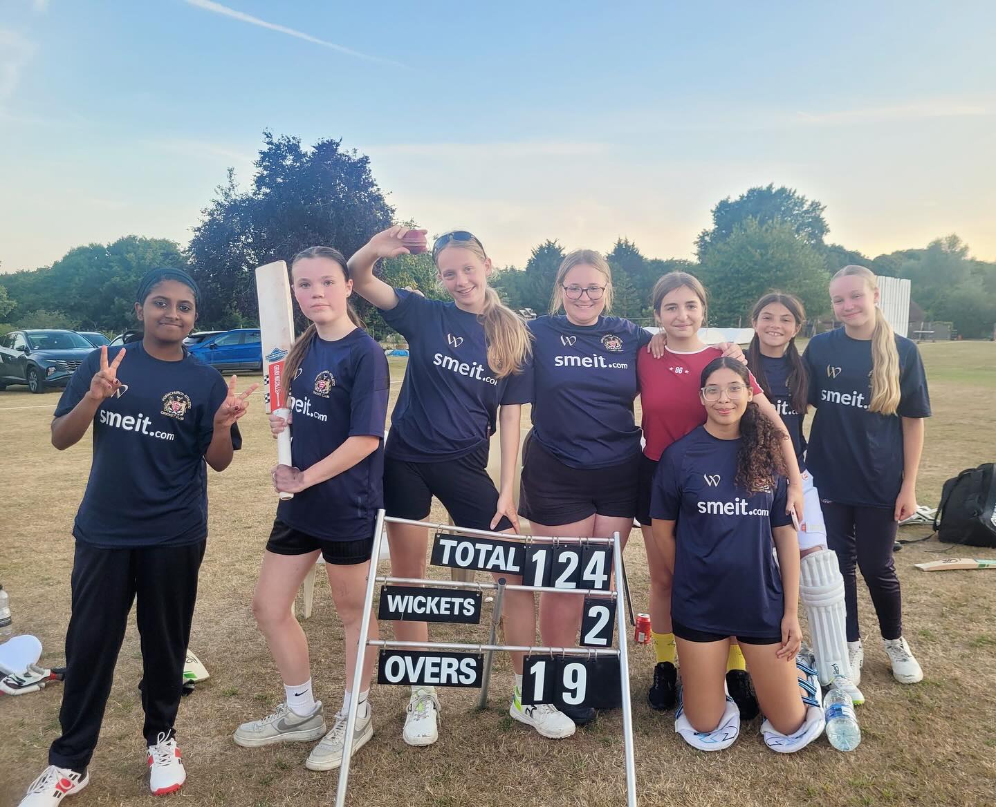 The hard work these girls have been putting in at training was clear to see in their match on Tuesday. Keep up the hard work and thanks for a great game @bentleycc_ 🙌🏻 ⭐
Thanks to @charlotte.edwards.foundation for their support as always 👏🏏
#cricket #essexcricket #girlscricket
