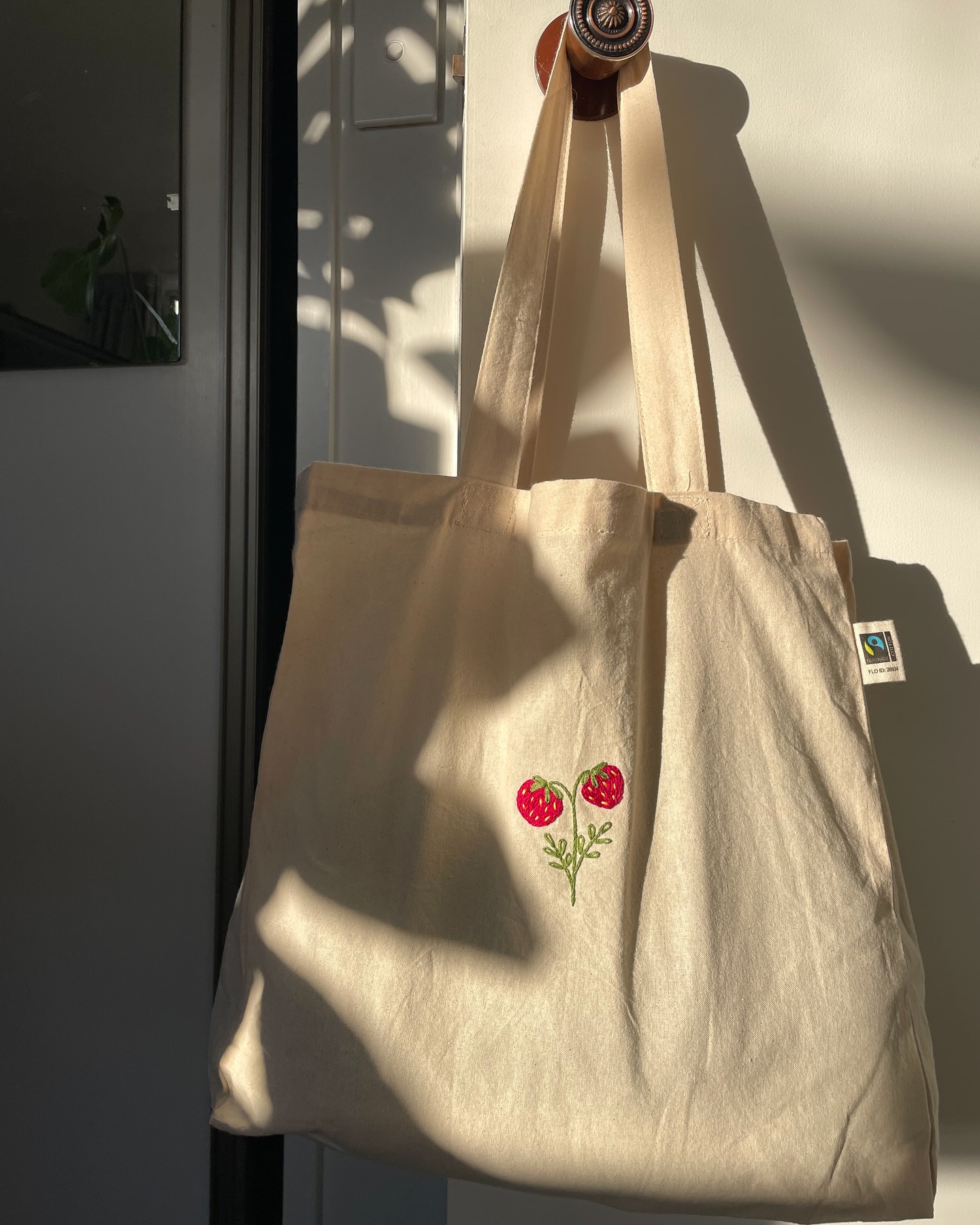 new stitching workshops loading for spring 🌷🌞👗 with @embroiderwithbee