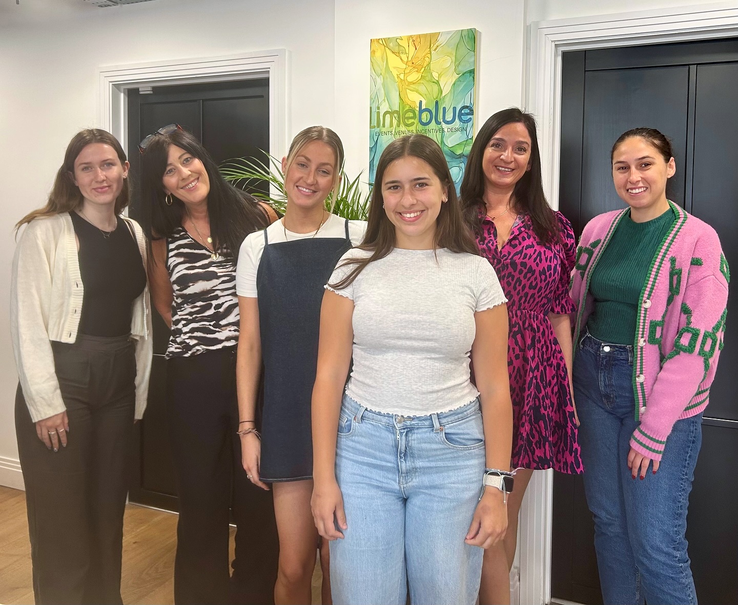 A big thank you to our wonderful Laura Bather and Kirsty Gallagher for stopping by and treating us to a delicious lunch!
It was a great to chat through Michels & Taylor (London) Ltd!
.
.
.
#limebluesolutions #travel #hotels #events #design #venue #live #virtual #production #av #incentives #rewards #client #sitevisit #uk #successful #networking #LuxuryHotelsUK #venuefinding #eventprofessionals #eventprofsuk #berkshire #cookham #creativesolutions #eventstyling #lifestyle #team