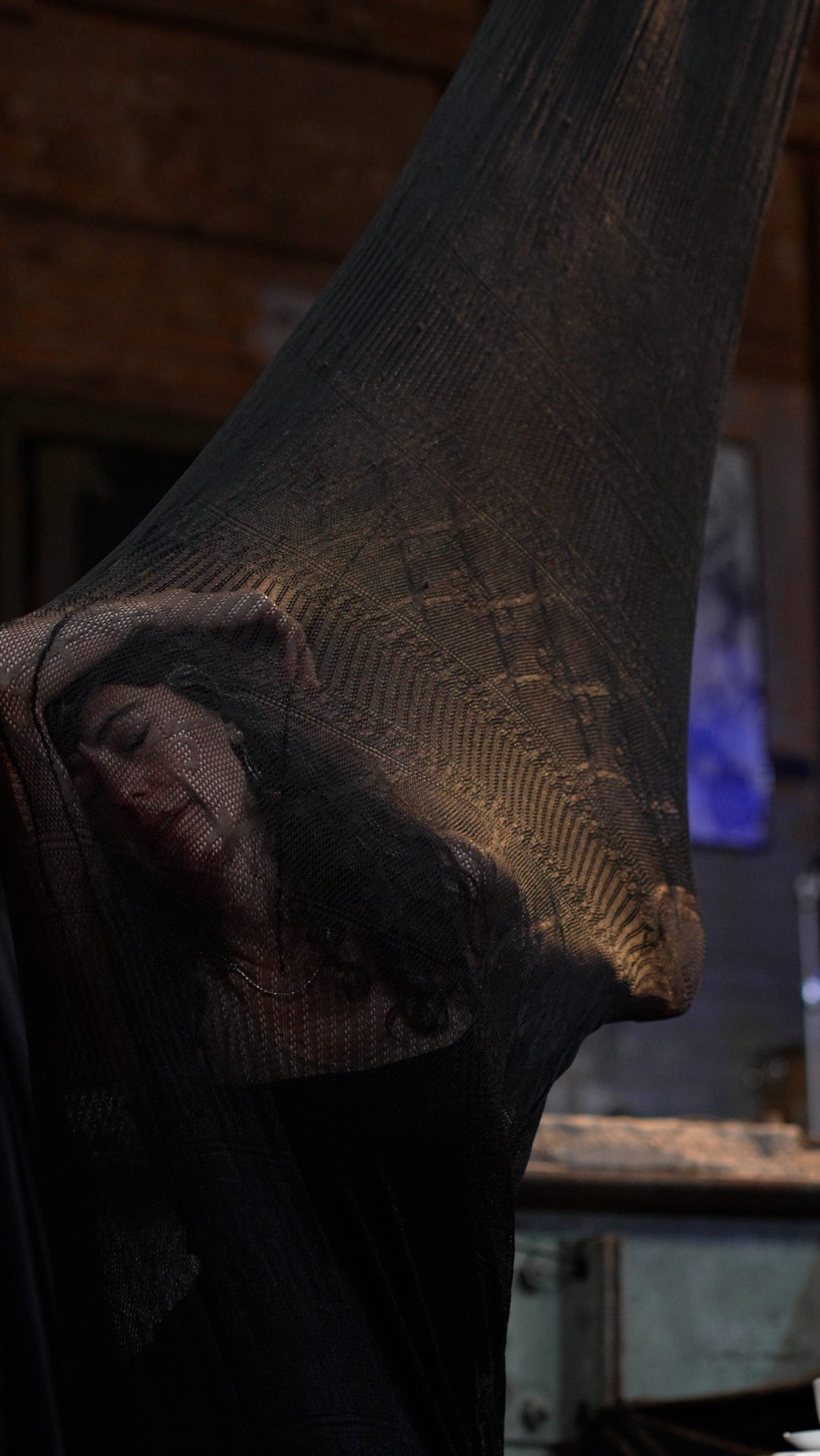 @anabarros.art peice MY BODY IS BREATHING BETWEEN during Berlin Art Week 2024 as part of MY BODY IS_ curated by @harshinijk_ at @mahallaberlin
Performance: @anabarros.art
Music: Juan Pablo Cacciuttolo
Curation: @harshinijk_
Production manager: @elephantsam
Videography: @isabelle.m.schmitz