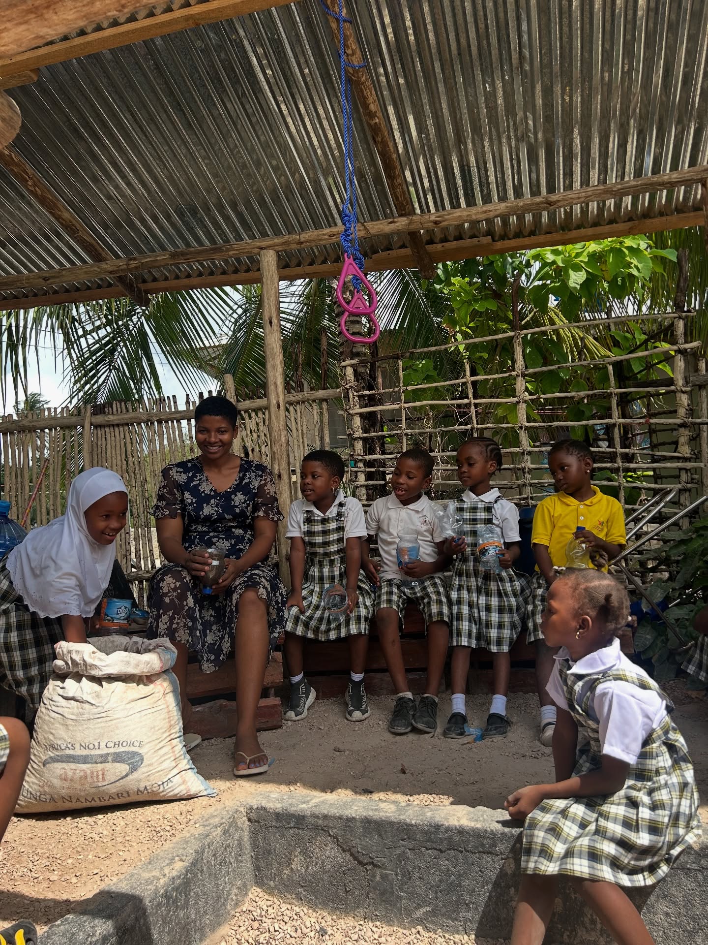 Today our amazing volunteers taught the kids all about plants and seeds! 🌱 After learning, they explored outside to see different types of plants—and even made their own mini greenhouses using bottles, water, and seeds. A fun and hands-on way to learn about nature! 🌿 #BoreshamaishaProjects #LearningThroughPlay #KidsAndNature