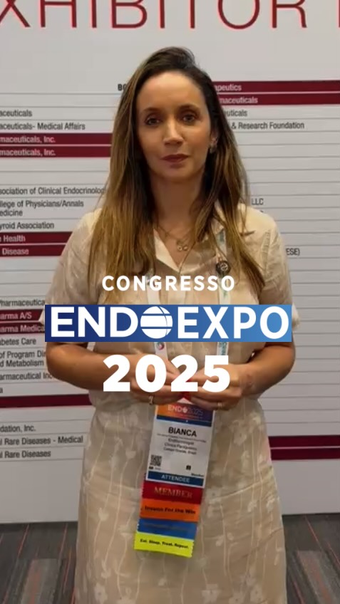 Direto do ENDO 2025, aqui em San Francisco!
Hoje participei de uma aula super importante sobre um tema que impacta a vida de muitas mulheres, mas ainda é pouco falado: a pré-menopausa. Sabia que ela pode começar até 4 anos antes da menopausa? E mesmo que os sintomas vão e venham, já é o momento certo de olhar para eles com atenção.
Cuidar dessa fase desde o início faz toda a diferença na saúde metabólica, óssea, emocional e corporal da mulher. É nessa transição que muitos dos desconfortos começam — e com acompanhamento adequado, conseguimos prevenir ou amenizar grande parte deles!