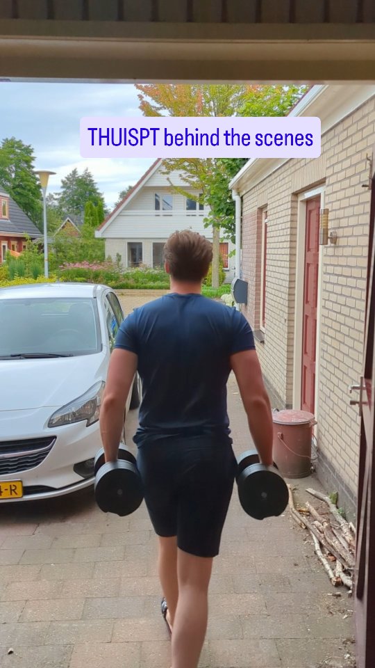 Omdat ik personal training aan huis geef neem ik mij fitness spullen mee naar jou huis, ondanks dat dat best een gedoe is vind ik het hartstikke leuk om te doen 🔥💪
#ondernemen #fitness #personaltrainer