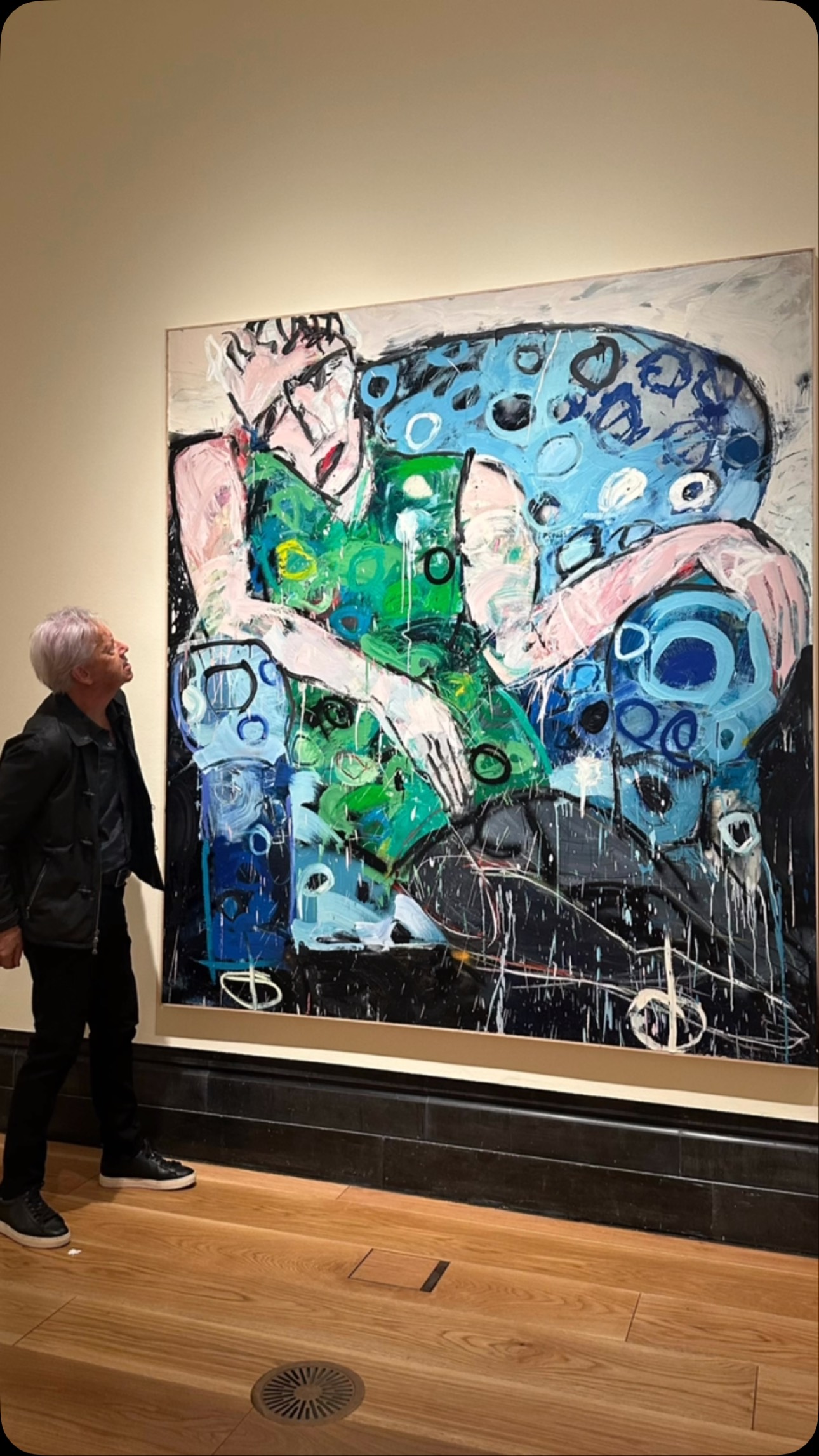 Herbert Smith Freehills Portrait Award 2025, National Portrait Gallery, London. I presented The Art Review at The Herbert Smith Freehills Portrait Award returns for 2025. The prestigious painting competition celebrates the very best in contemporary portraiture and includes captivating works from around the world, by both self-taught and more established painters on until 12 October. Congratulations to all the artists! @nationalportraitgallery #herbertsmithfreehills #artists #portrait