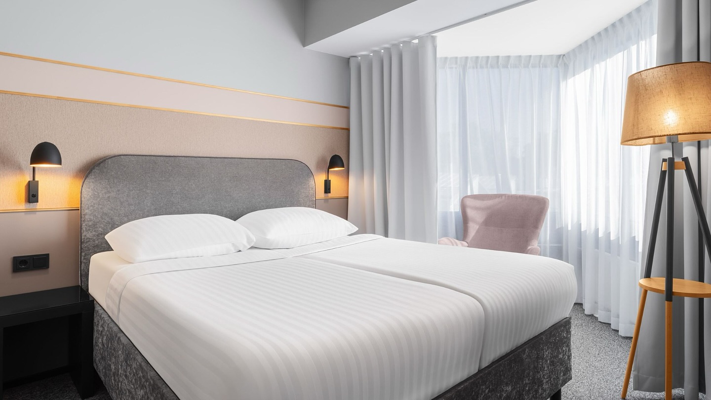 A place where you can drop your bags and unwind.
A superior room — a balance of quiet, light, and care in every detail🪄