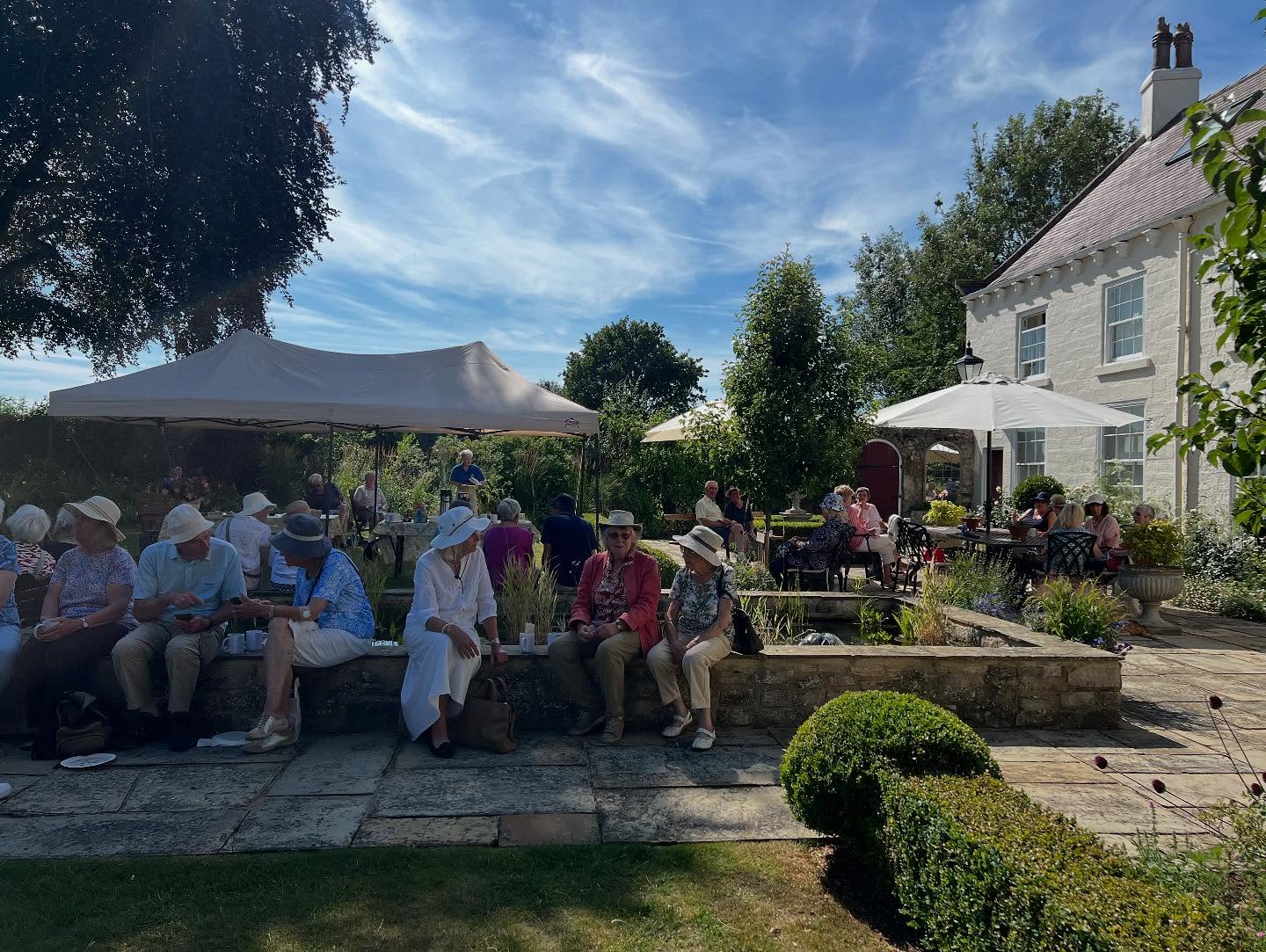 A snapshot of a busy few weeks with garden group visits and a bespoke floristry workshop. Georgina and I finally got to sit down on the lovely bench cushion by @suziessewingworkshop during the #ngsyorkshire open afternoon which raised just under £700 for healthcare charities. The white border with its 17 Champagne Moment Floribunda roses has been stunning this year and is only now fading thanks to judicious deadheading. I’m ready for a rest now!