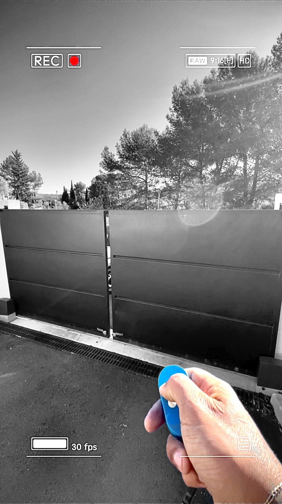 🔧 Portail coulissant Face-à-Face – Refoulement réduit, efficacité maximale 💪
👉 Solution idéale pour les accès étroits : 2 vantaux coulissants synchronisés
⚙️ Motorisation CAME BX pour un mouvement fluide et coordonné
🤝 Collaboration : @kb.automatisme x @boyadjianmetalerie
✅ Sécurité, esthétique et gain de place réunis en un seul projet
#PortailCoulissant #came #automatisme #luxuryhouse #domotique #portail #serrureriemetallerie #metallerie @cameitalia @boyadjianmetallerie @kbautomatisme